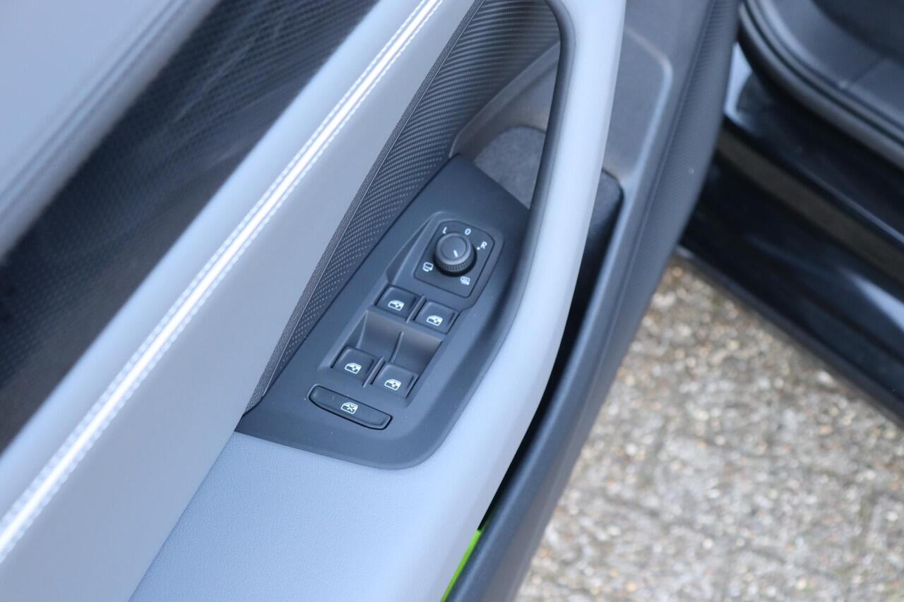 Volkswagen PASSAT Variant 1.5 eTSI Business Premium-pakket,virtual cockpit,head-up,