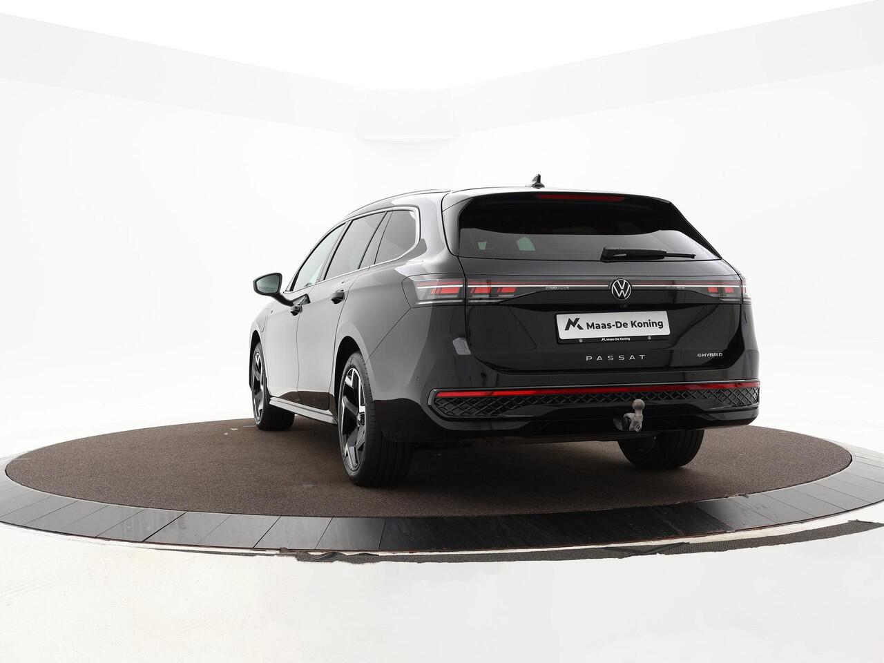 Volkswagen PASSAT Variant 1.5 eHybrid 272pk PHEV DSG R-Line Edition · Trekhaak wegklapbaar · Keyless · Massage · Camera · Elek. Achterklep · 18'' Inch · TOPDEAL