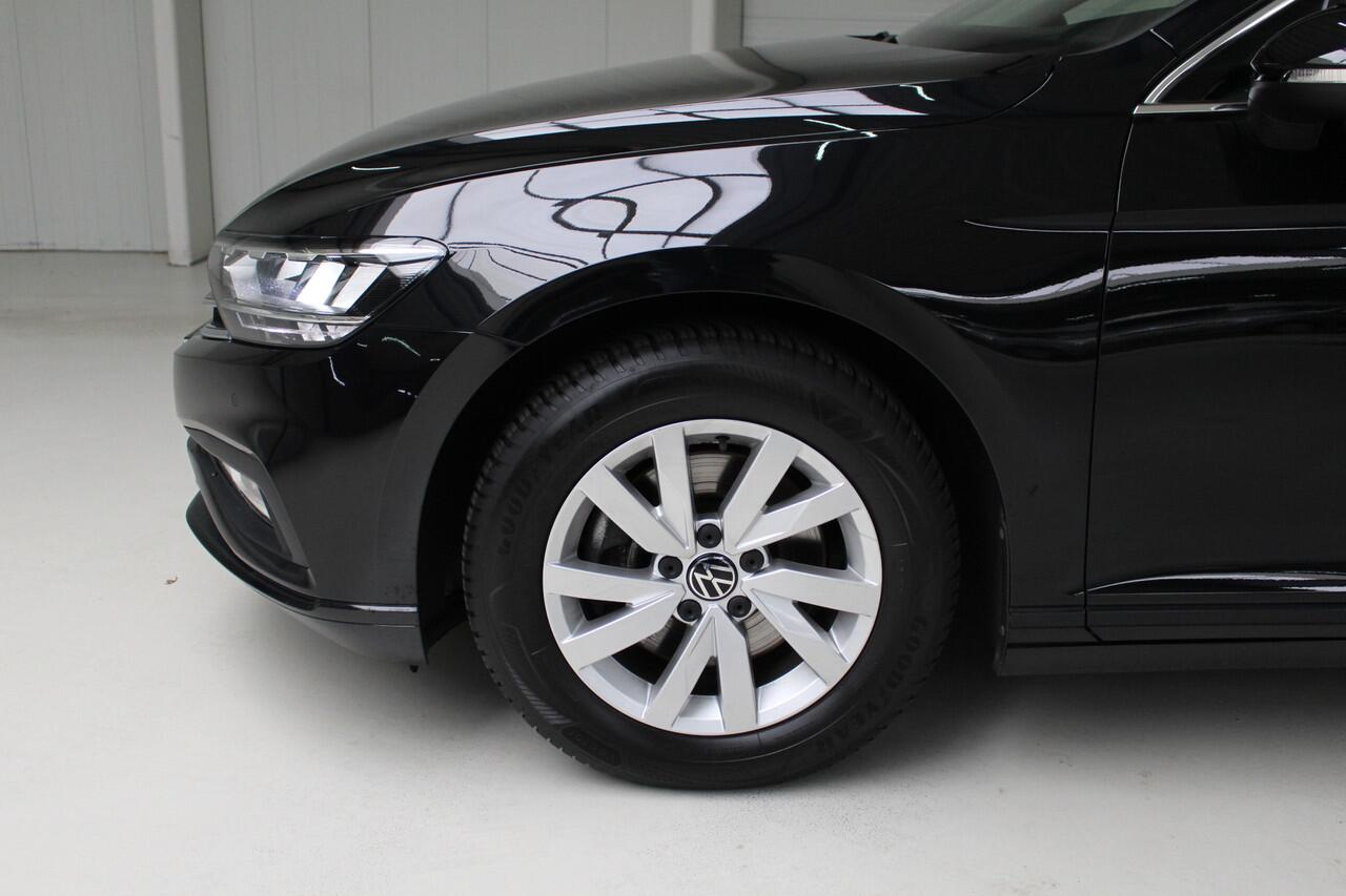 Volkswagen PASSAT Variant 1.5 TSI Business Navigatie | Lichtmetalen velgen | Cruise Control | PDC