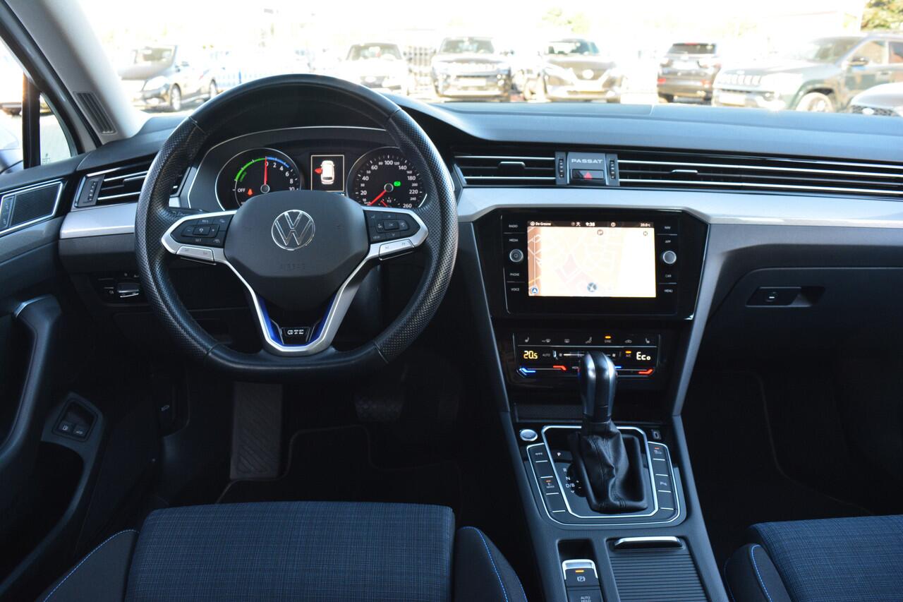 Volkswagen PASSAT Variant 1.4 TSI PHEV GTE Business | ACC | Camera | Winterpakket |