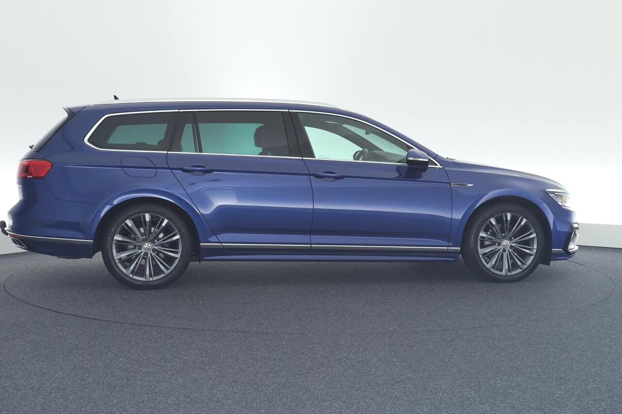 Volkswagen PASSAT Variant 2.0 TSI 190pk DSG R-Line Elegance Trekhaak Stoelverwarming Virtual Cockpit Navigatie