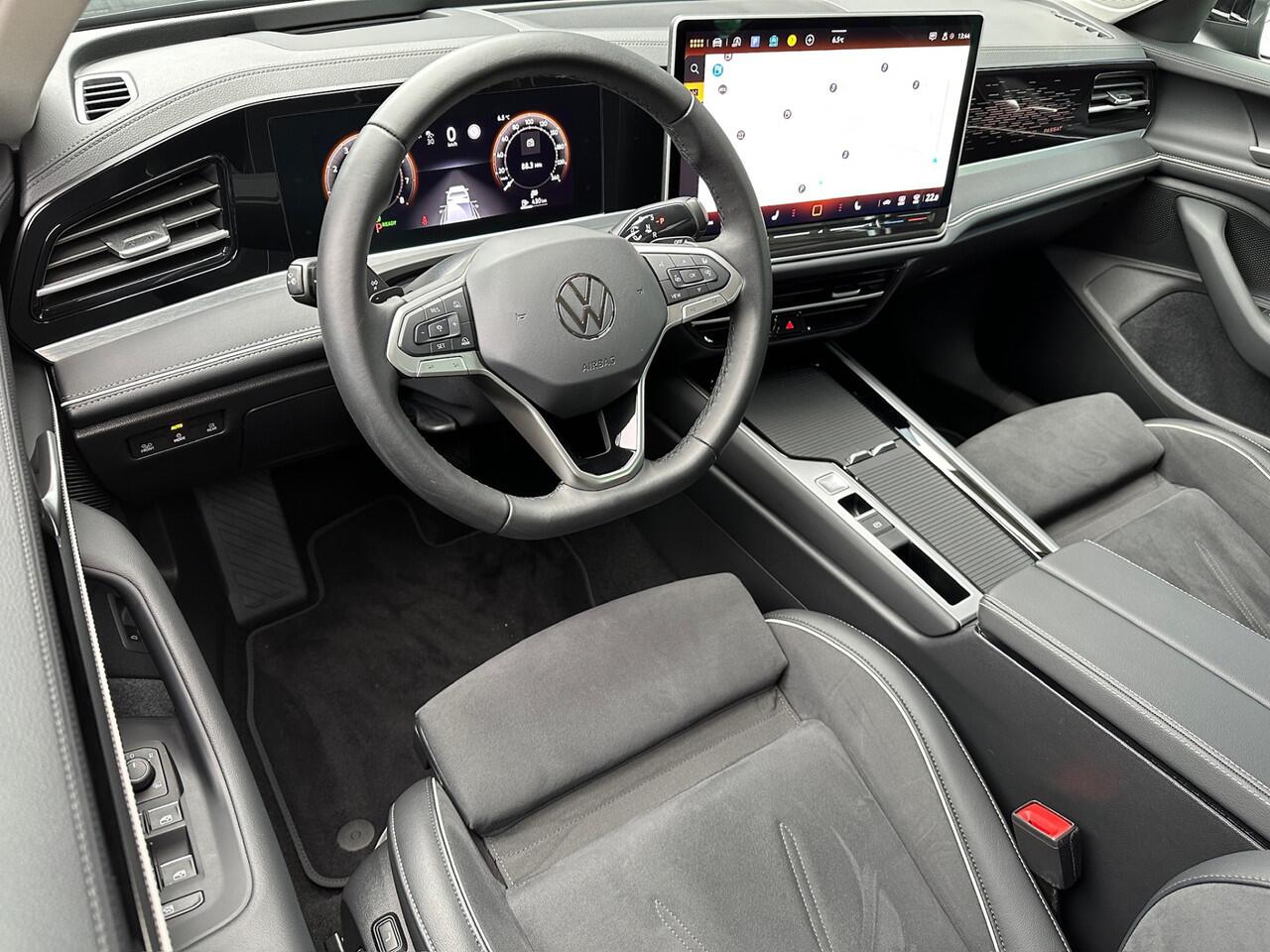 Volkswagen PASSAT Variant 1.5 eTSI 150pk Elegance | Alcantara | Head up | Camera | Dode hoek | Rijklaar