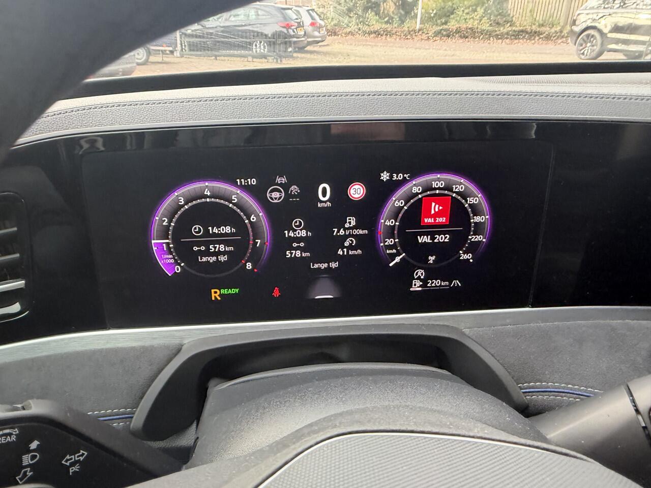 Volkswagen PASSAT Variant 1.5 eTSI R-Line Edition 150pk | Pano | IQ.Light | ACC | Ergo active + massage