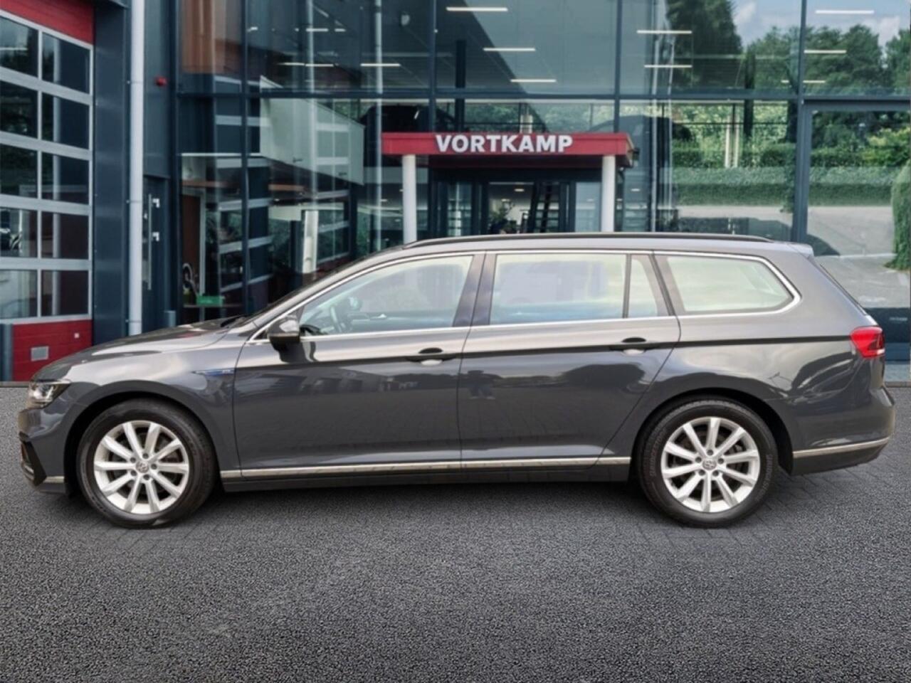 Volkswagen PASSAT 1.4 TSI DSG GTE CAMERA/NAVI/CARPLAY/ACC/STOELVERW
