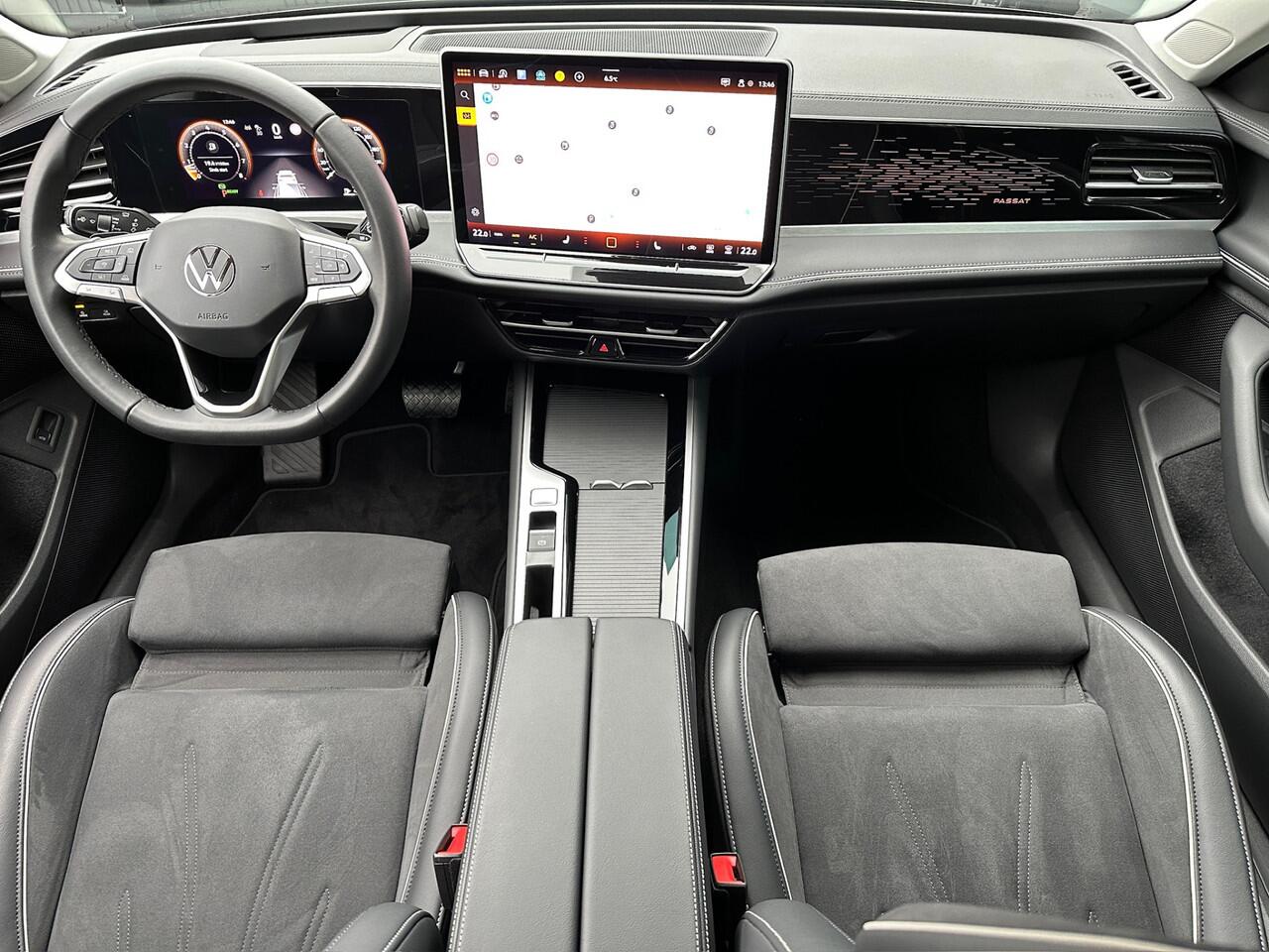 Volkswagen PASSAT Variant 1.5 eTSI 150pk Elegance | Alcantara | Head up | Camera | Dode hoek | Rijklaar