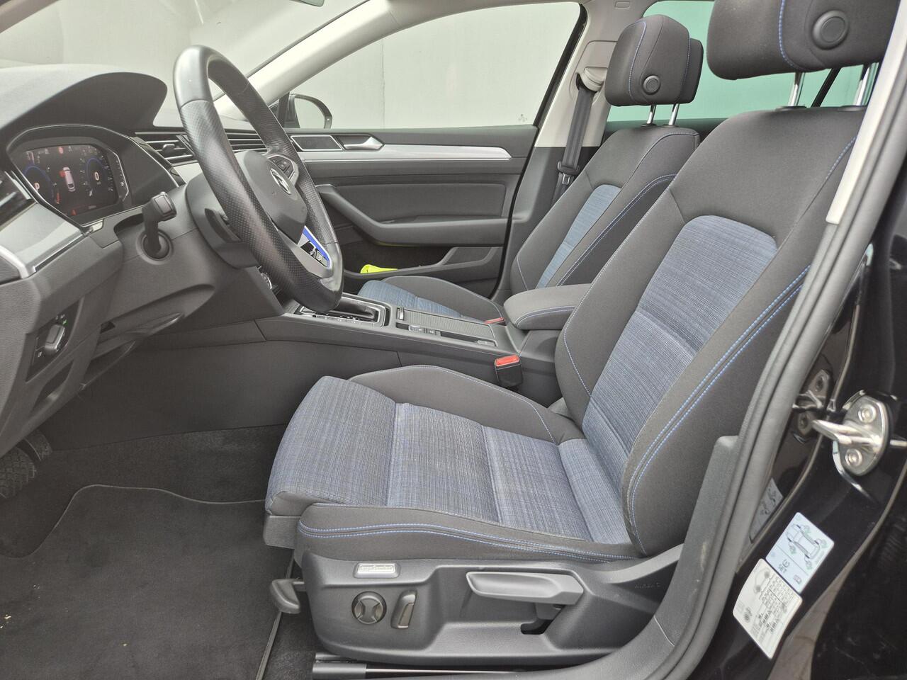 Volkswagen PASSAT Variant 1.4 TSI DSG6 GTE Business Automaat / Dealer onderhouden / Pack Adventure / Trekgewicht 1600 kg / Elektrisch wegklapbare trekhaak / Glazen schuif- en kanteldak / Elektrische achterklep / Achteruitrijcamera / Keyless Entry/Start / Stoelverwarming /