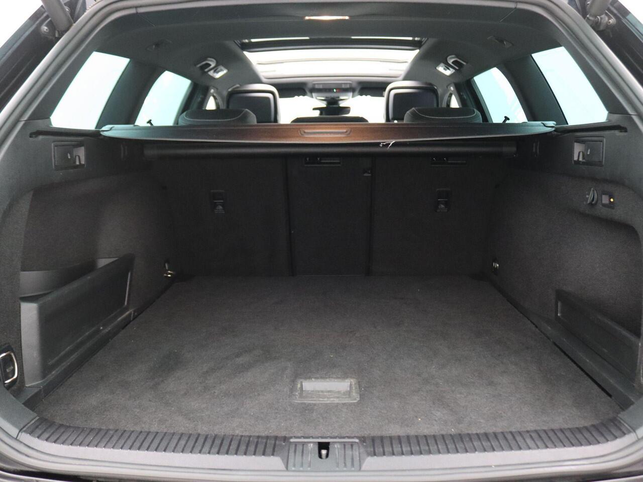 Volkswagen PASSAT Variant 1.4 TSI PHEV GTE Business 218PK DSG Leder, Pano-Schuifdak, Trekhaak, Achteruitrijcamera, Keyless, Side Assist, Stoel-Stuurverwarming, 18" LM Velgen, Adaptieve Cruise Control