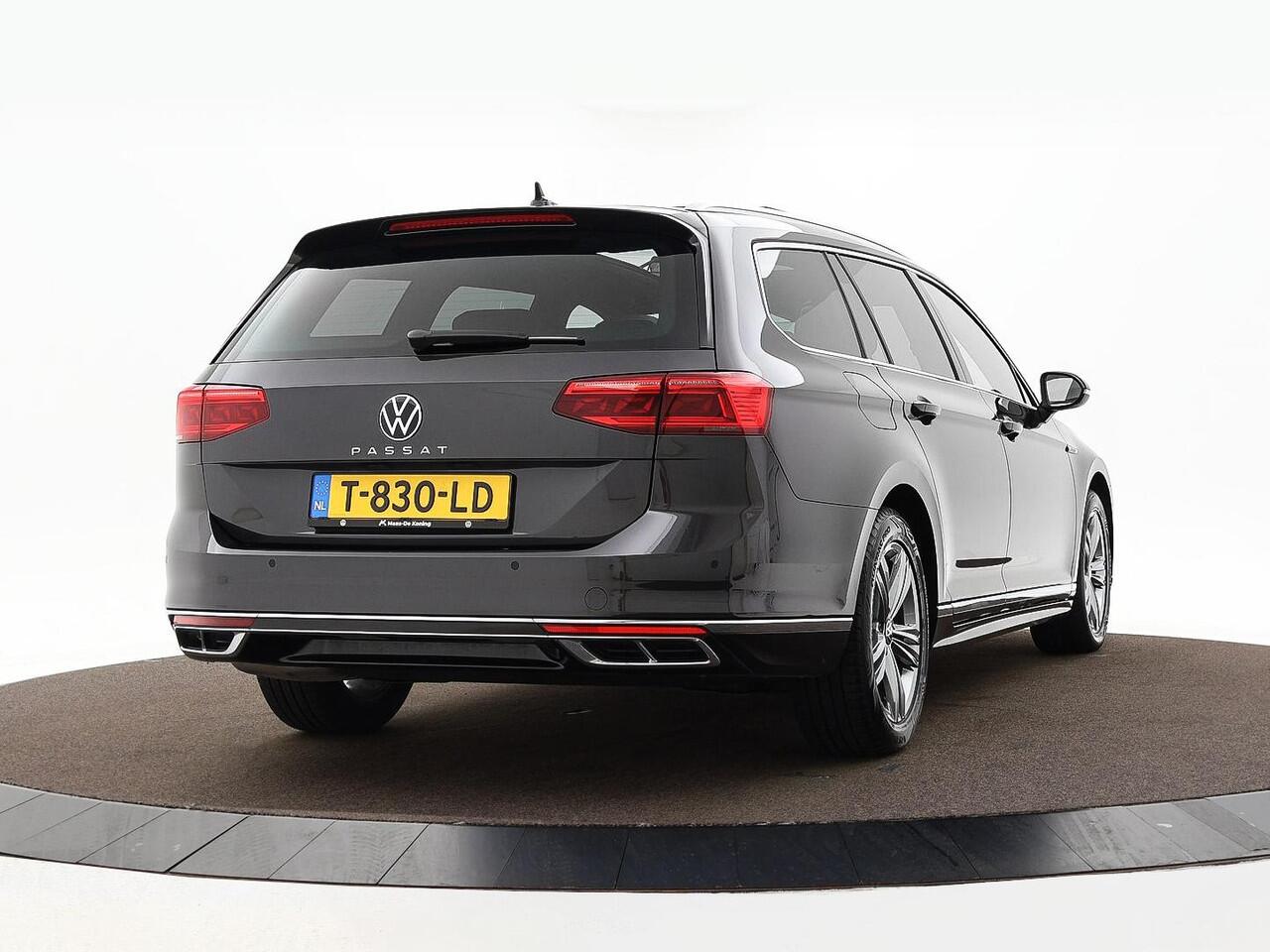 Volkswagen PASSAT Variant 1.5 TSI 150pk DSG R-Line Business + · Panoramadak · Camera · Matrix LED · Keyless · Stoelverwarming · Active Info Display · Garantie t/m 11-07-2027 of 100.000km