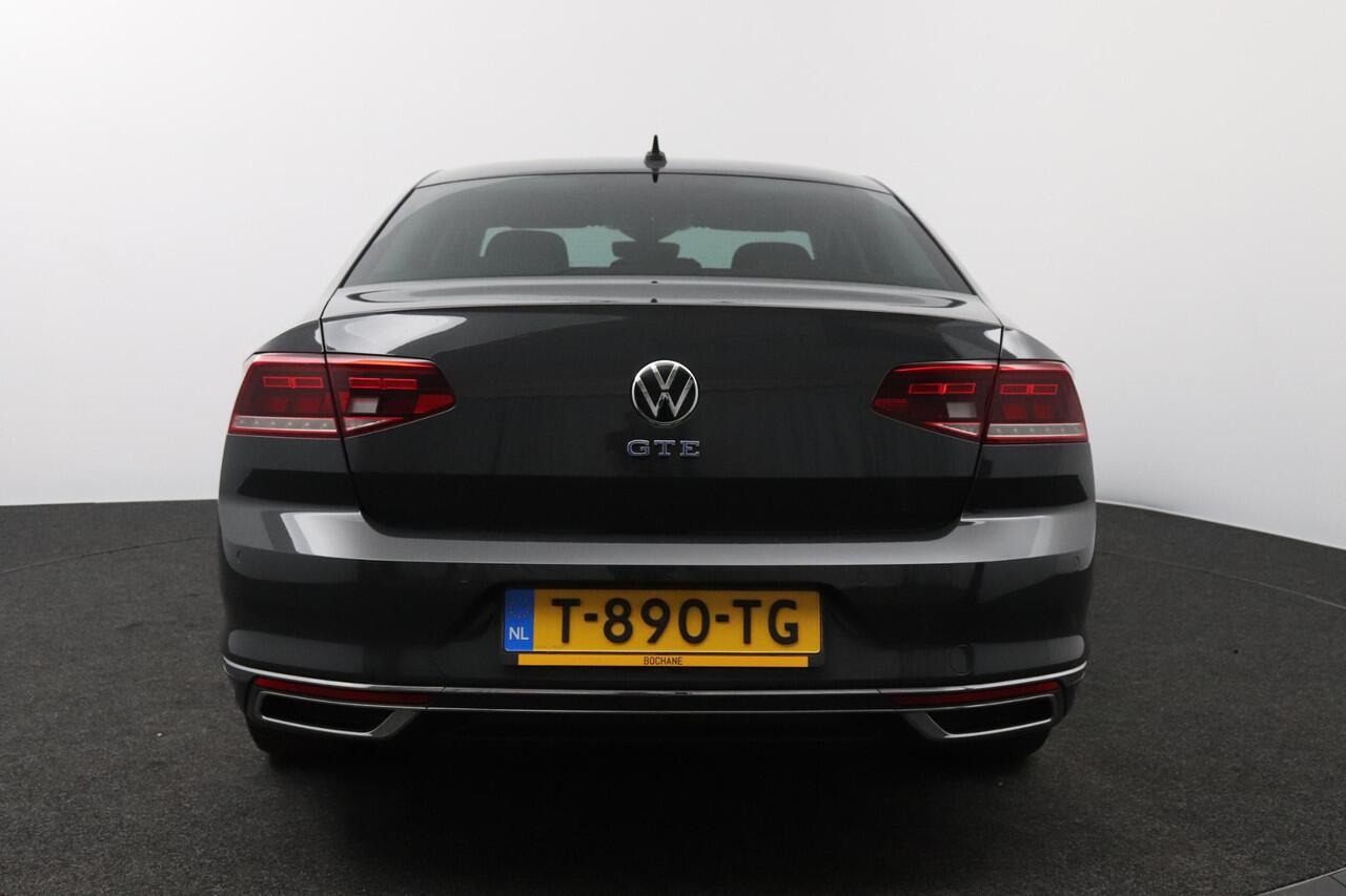 Volkswagen PASSAT 1.4 TSI PHEV GTE 218PK Business | Trekhaak| Comfort Stoelen| 18'' Velgen|