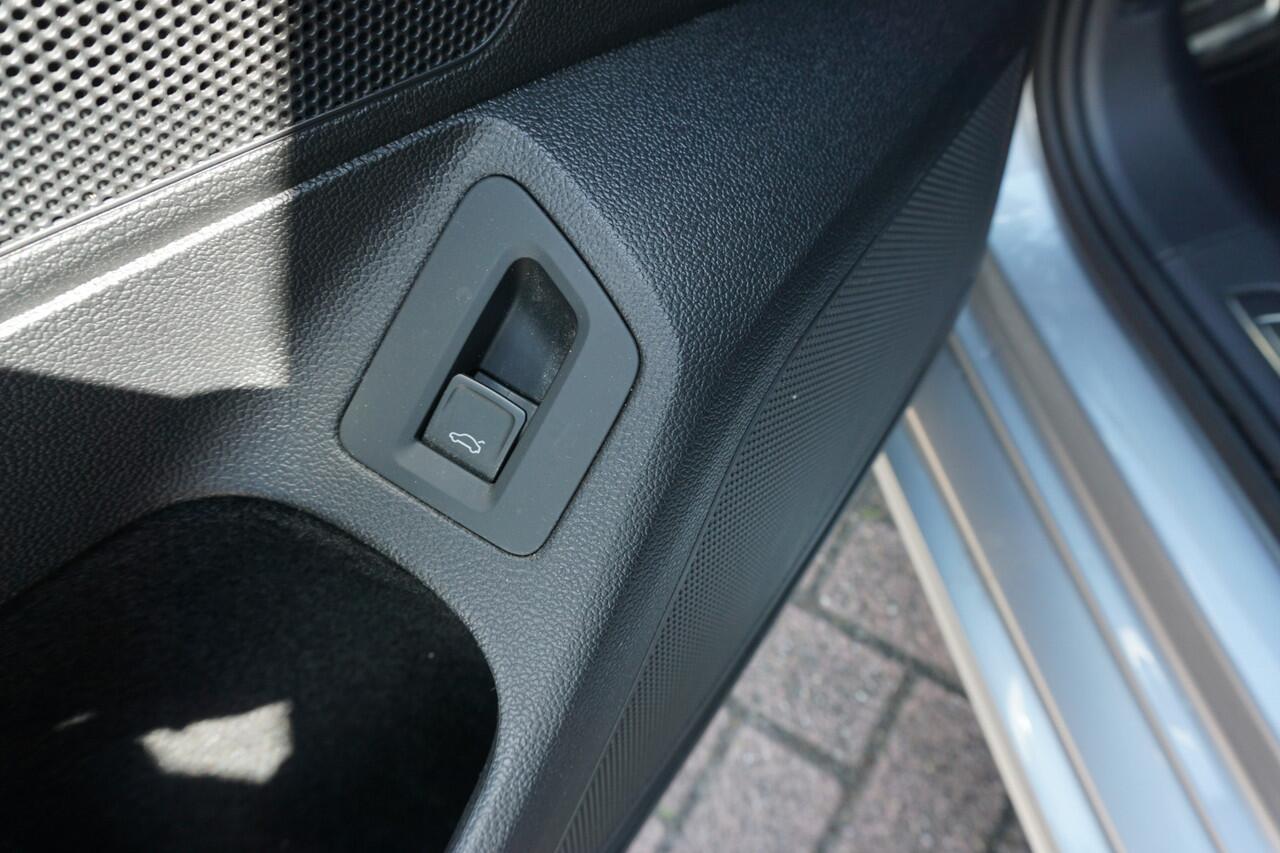 Volkswagen PASSAT Variant 1.5 TSI DSG Elegance Business R-Line Trekhaak | Camera | Pano * All in prijs *