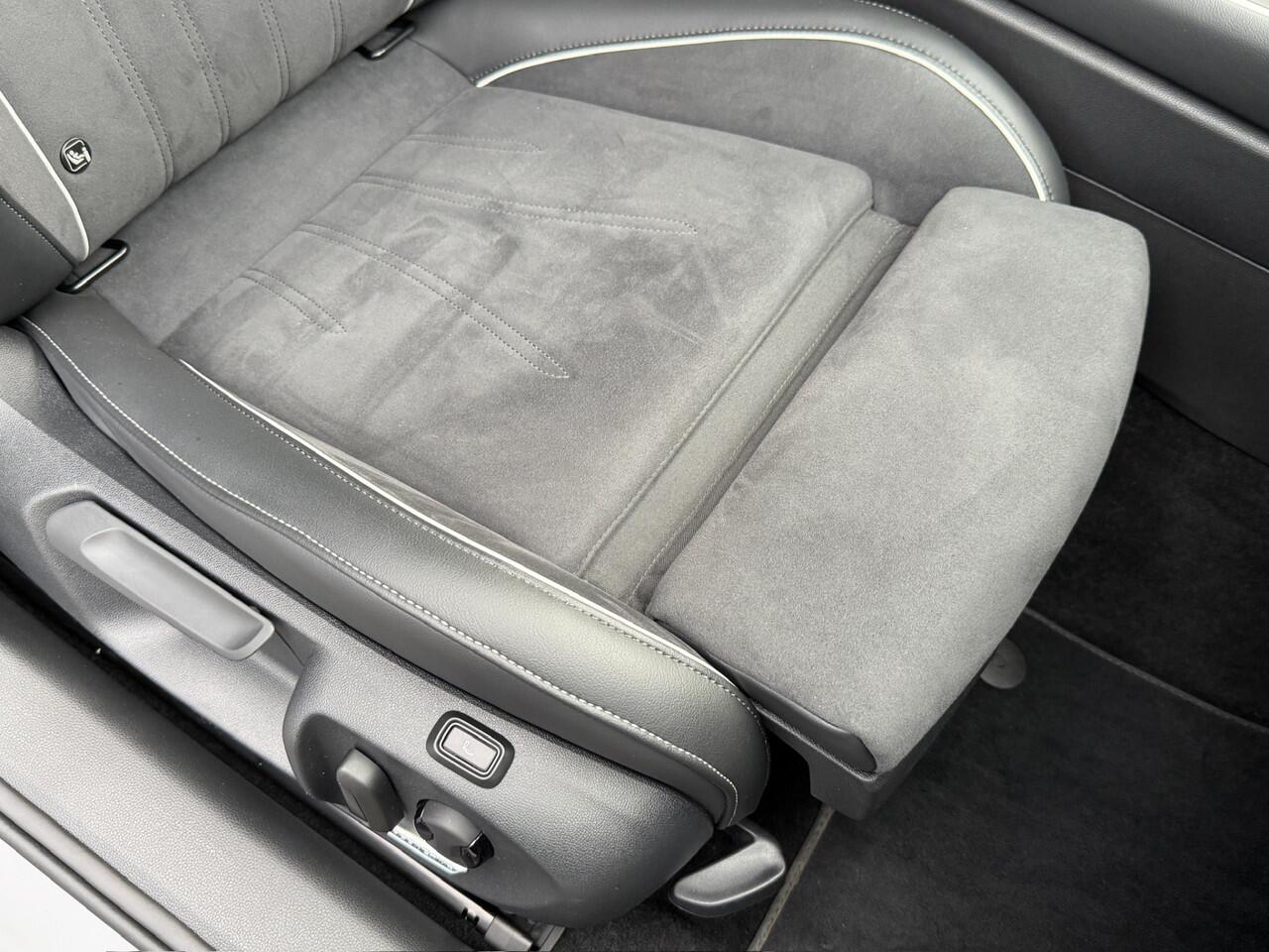 Volkswagen PASSAT Variant 1.5 eHybrid Business | Trekhaak | Alcantara | Head-up | Camera | Rijklaar incl. garantie