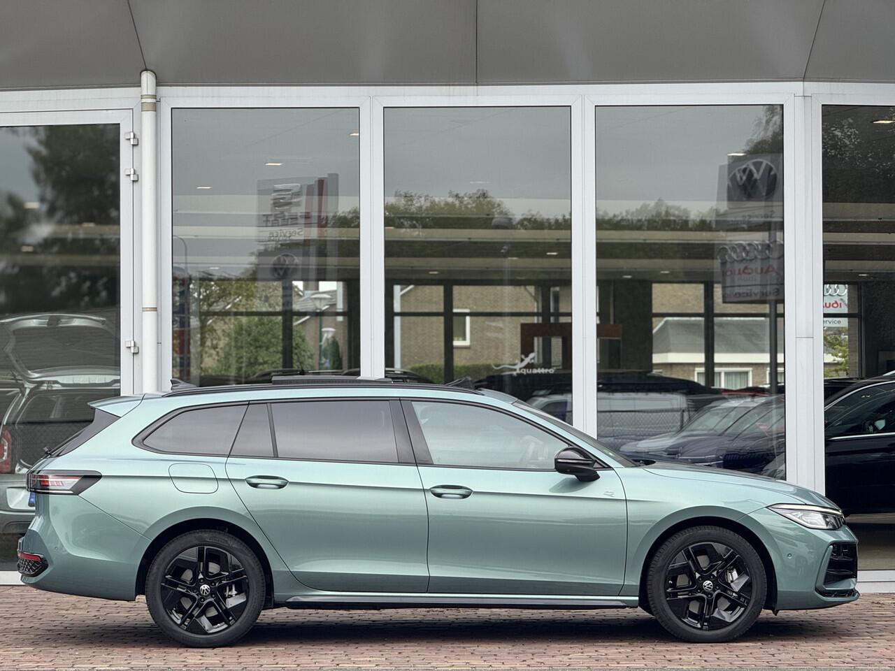 Volkswagen PASSAT Variant 1.5 eHybrid R-Line Edition 272pk | HUD | Pano | Trekhaak