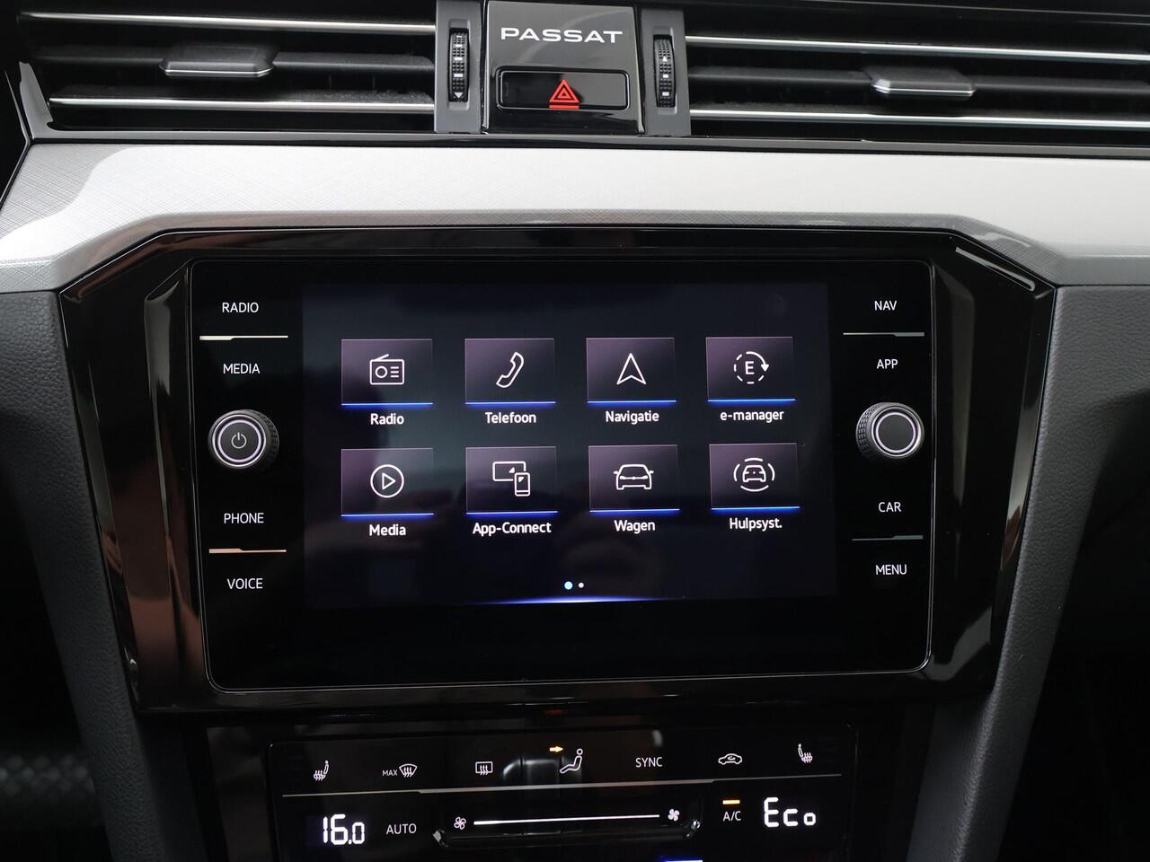 Volkswagen PASSAT Variant 1.4 TSI PHEV GTE Business | 218 PK | SoH 97% | Trekhaak wegklapbaar | Panoramadak | Adaptive cruise control |