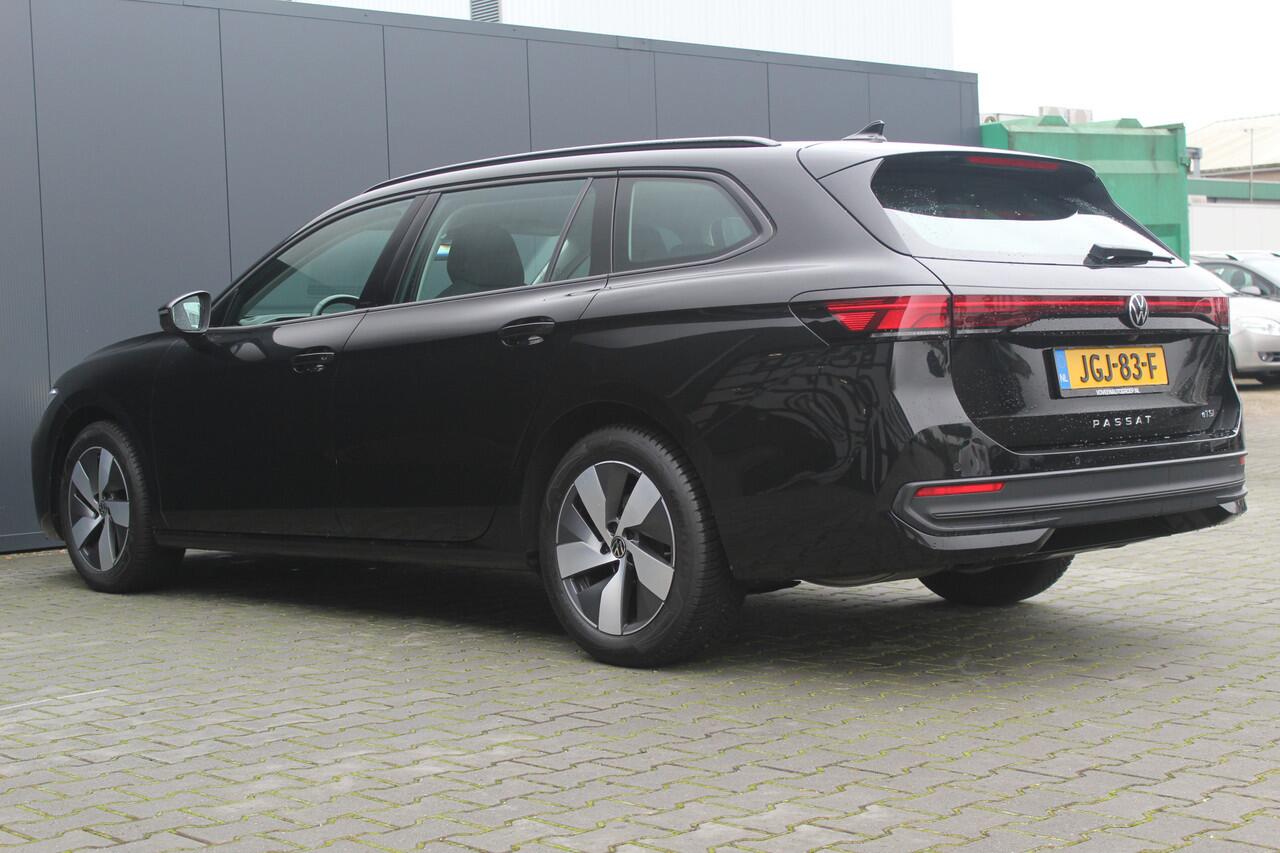 Volkswagen PASSAT Variant 1.5 eTSI 150 pk | Incl. 12 maanden Garantie | Stoel/stuur verwarming | Achteruitrijcamera | Adaptive cruise controle | Dodehoekdetectie | Parkeersensoren V+A | Navigatie | Apple CarPlay/Android Auto | Draadloze telefoonlader | Climate controle | L
