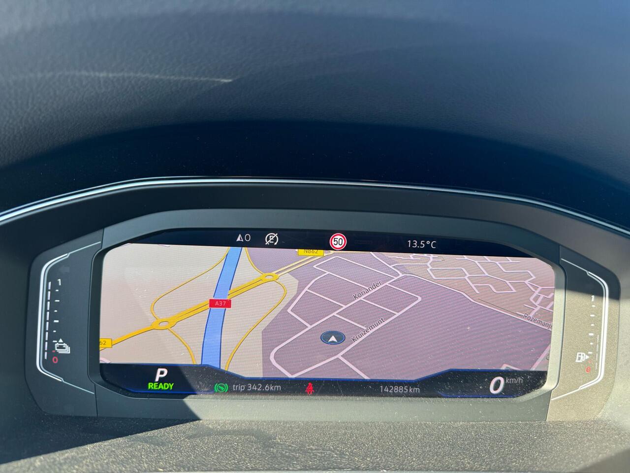 Volkswagen PASSAT 1.4 TSI PHEV GTE Business virtual cockpit, pano, memory stoel