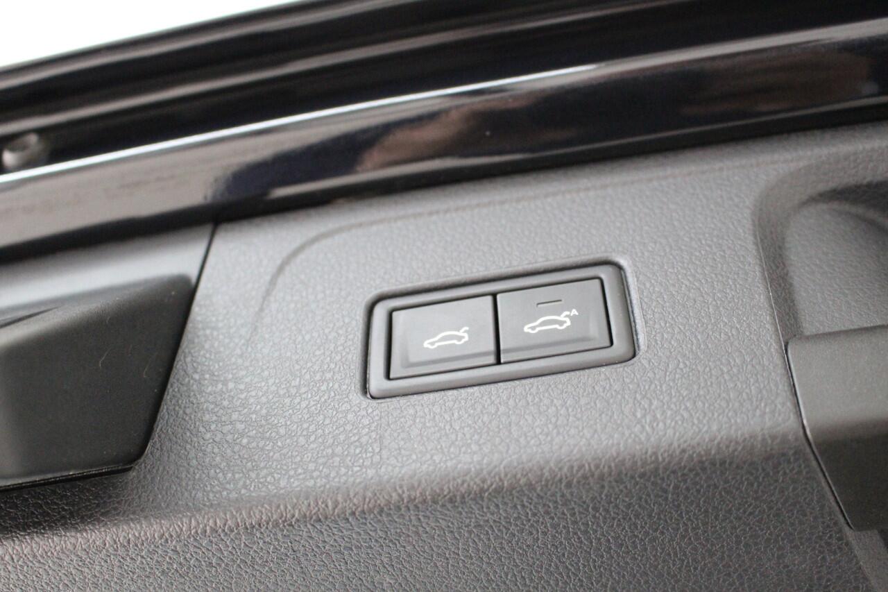 Volkswagen PASSAT Variant 1.5 TSI Business Navigatie | Lichtmetalen velgen | Cruise Control | PDC