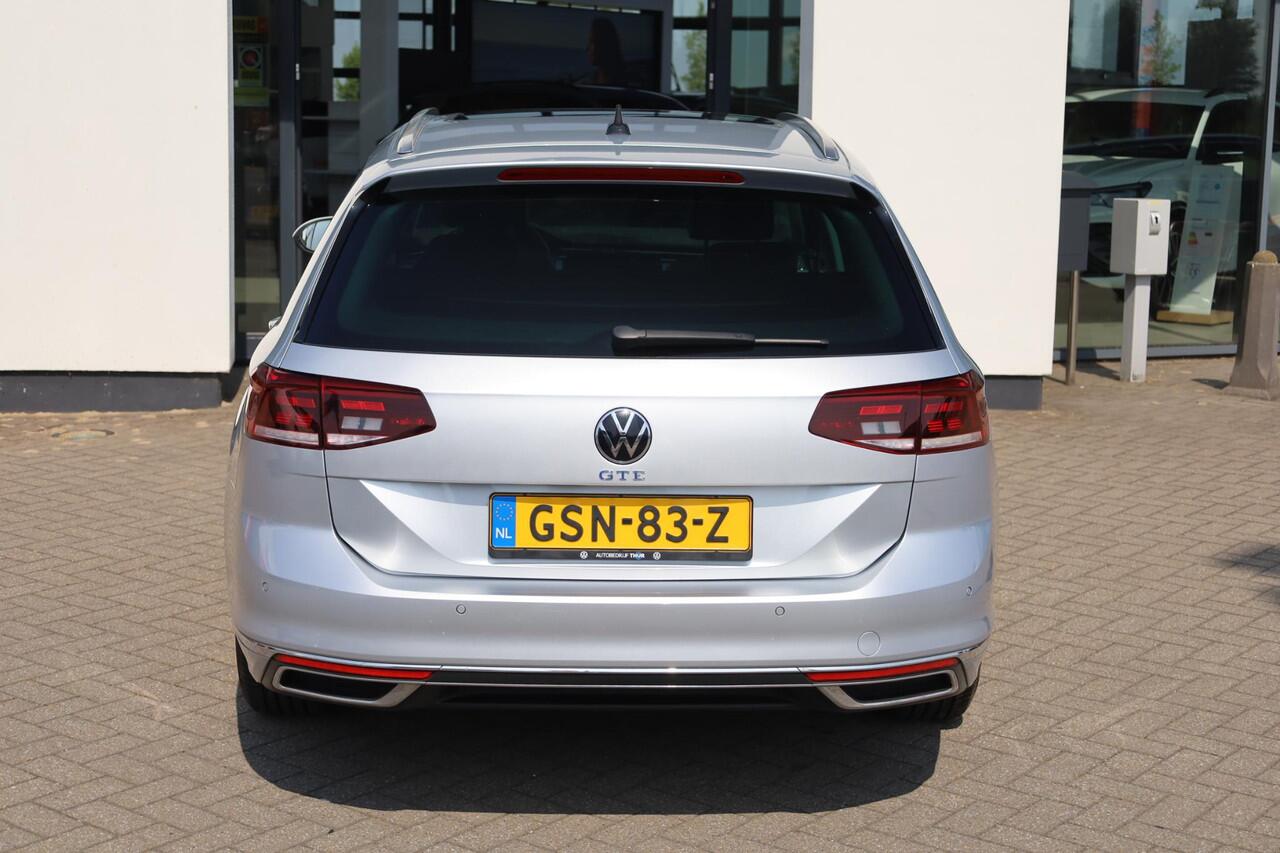 Volkswagen PASSAT Variant 1.4 TSI PHEV GTE Business 218PK / 160kW DSG, Digital Cockpit Pro (26cm), 60 maanden 100.000km garantie leder / alcantara bekleding, dodehoekdetectie (side assist), panoramadak, discover pro navigatie, verwarmbare voorstoelen, achteruitrijcamera (r