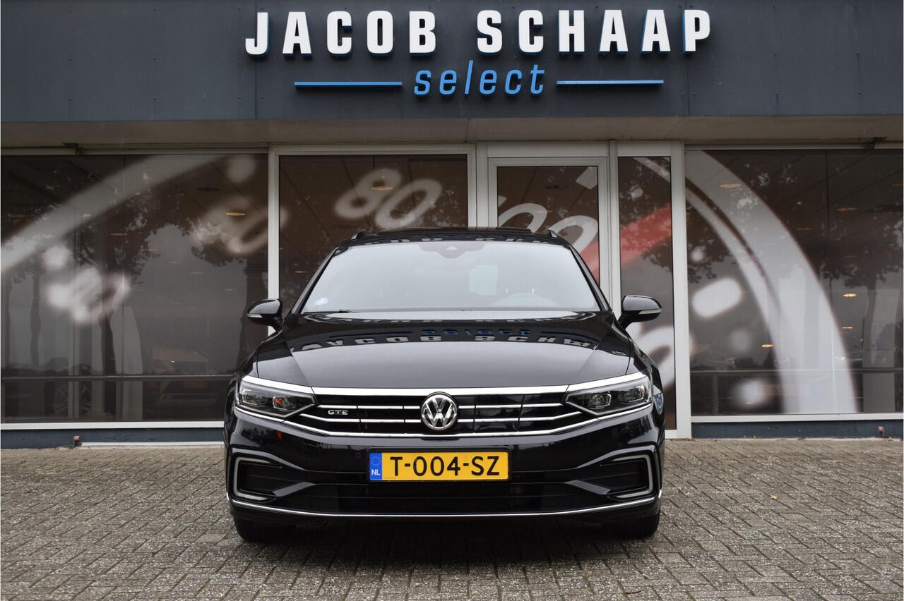Volkswagen PASSAT Variant 1.4 TSI PHEV GTE Business Automaat / Pano schuifdak / Trekhaak / Keyless / Navi / PDC + Camera