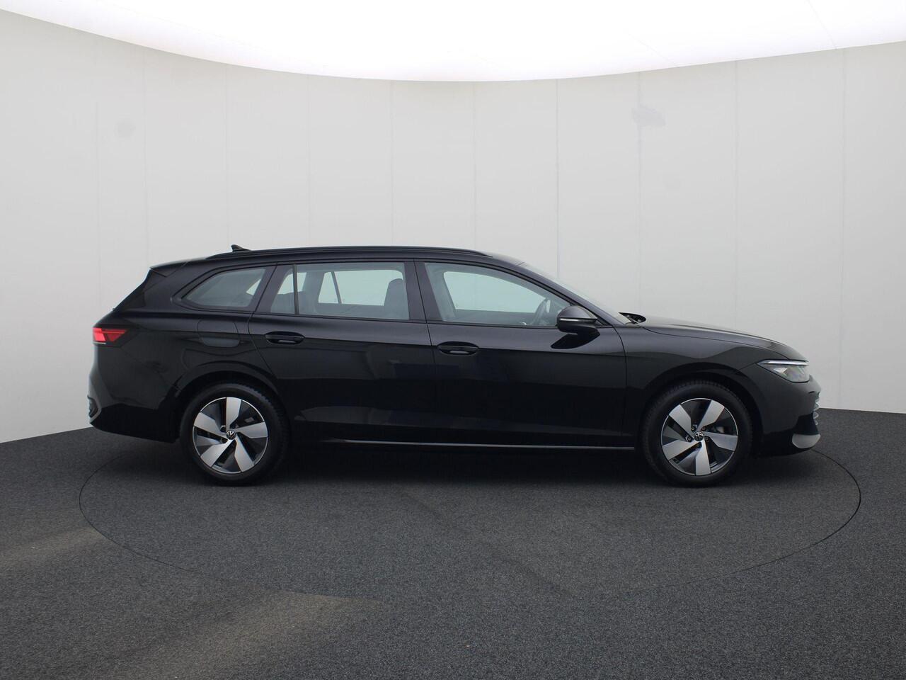 Volkswagen PASSAT Variant 1.5eTSI/150PK DSG · Navigatie · Stoel-& stuurverwarming · Apple/Android · Garantie tot juni 2026