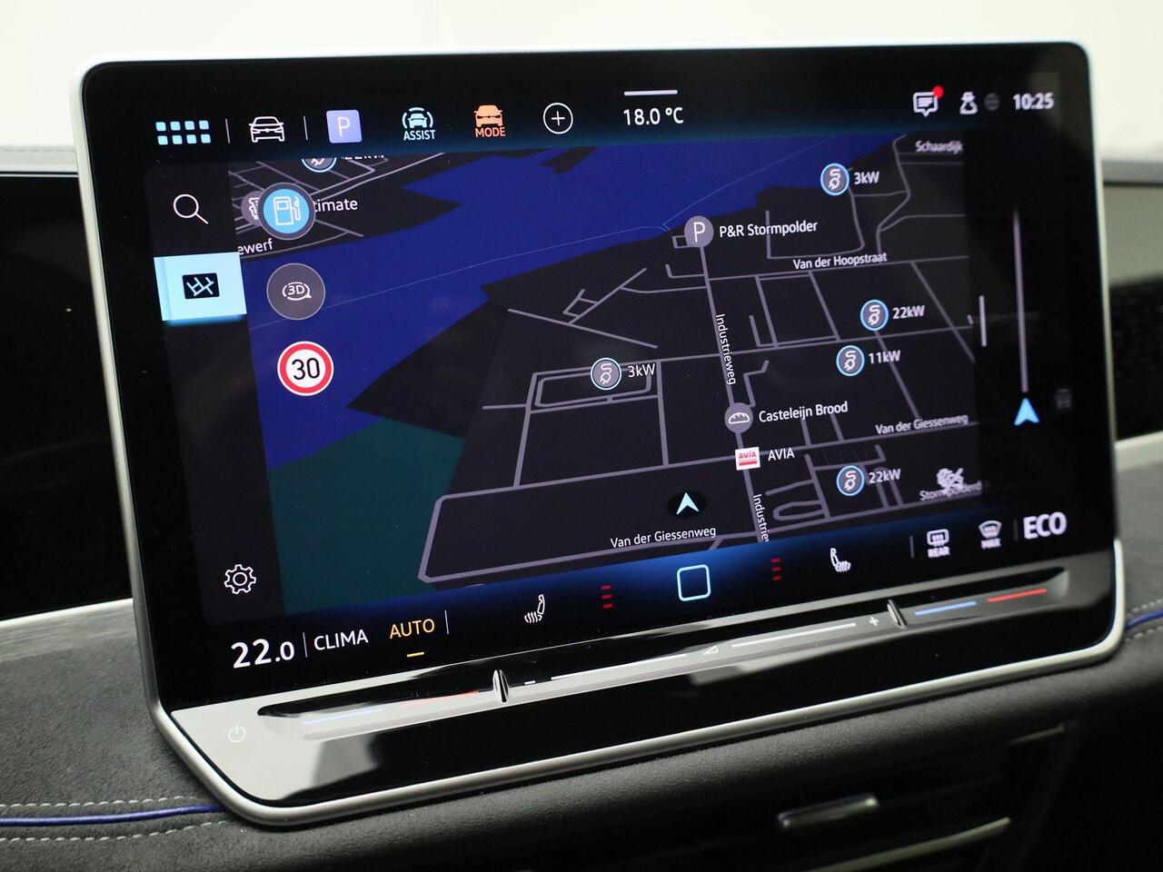 Volkswagen PASSAT Variant 1.5eHybrid 200kW/272PK R-Line Blackstyle DSG · Panoramadak · Trekhaak · Navigatie · 360° Camera · Garantie tot januari 2030 of 100000km