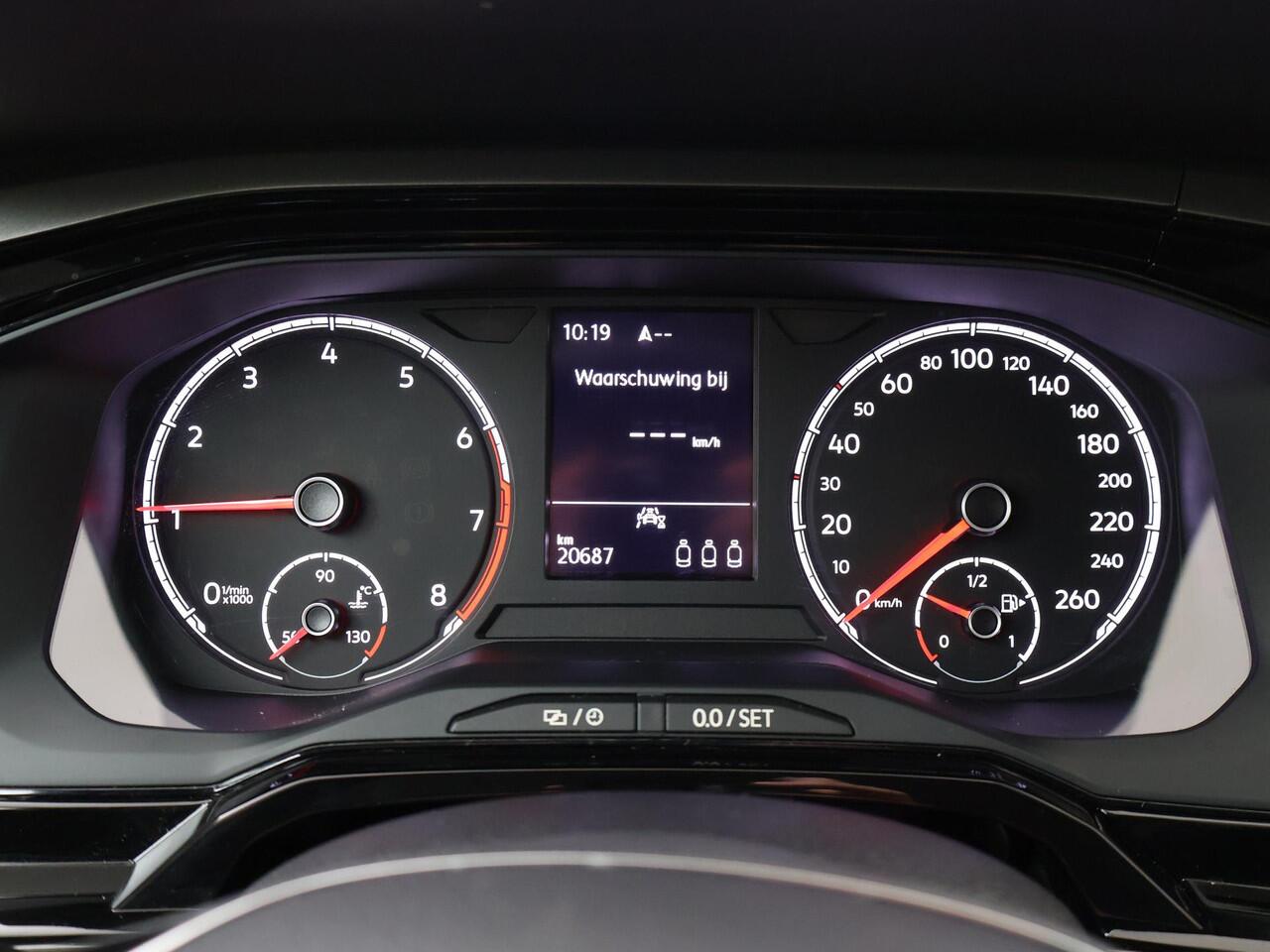 Volkswagen POLO 1.0 TSI R-Line Edition | 95 PK | Parkeersensoren | Navigatiesysteem | Climate control | R-Line |