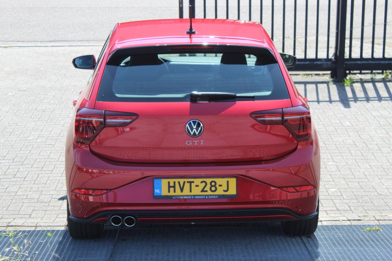 Volkswagen POLO 2.0 TSI GTI Navigatie/Virtual cockpit/Parkeersensoren rondom/Cruise control/Airco/Apple carplay/Stoelverwarming/Multifunctioneel stuurwiel/17'' Lichtmetalen velgen.