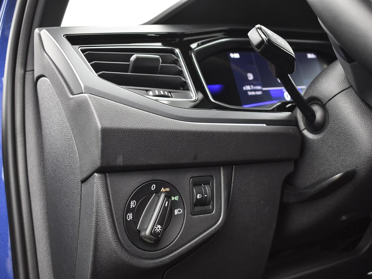 Volkswagen POLO 1.0 TSI 95pk DSG R-Line · Camera · Apple/Android Car Play · P-Sensoren · ACC · Getint Glas · 16'' Inch · Garantie t/m 24-11-2028 of 100.000km