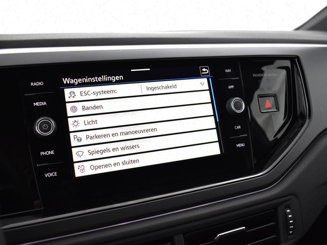 Volkswagen POLO R-Line Edition 1.0 TSI 95 PK 7 versn. DSG 7 Versn. DSG · Voorraad Actie · Prijs is inclusief EU 2000,- inruilpremie · Speciaal ingekocht