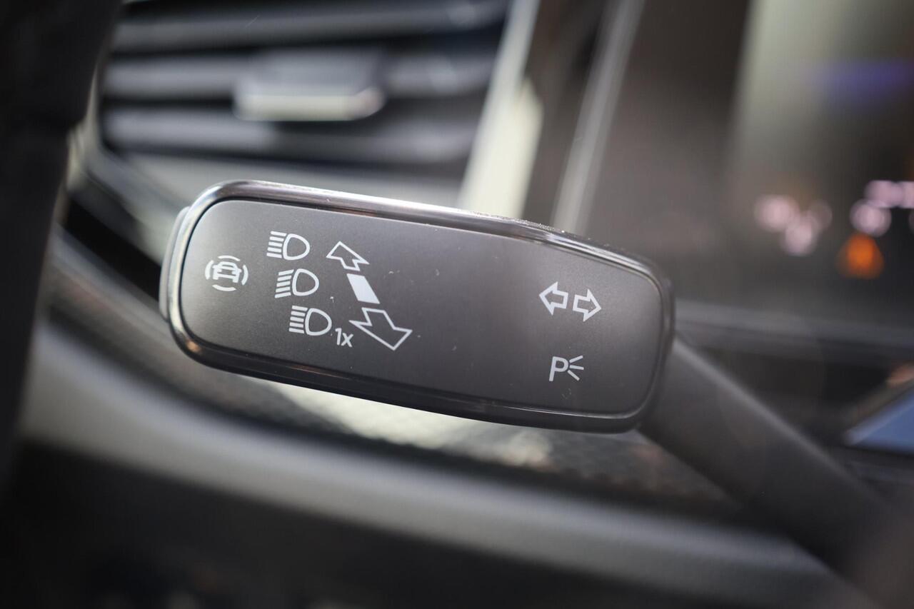 Volkswagen POLO 1.0 TSI Life Edition 95PK / 70kW Achteruitrijcamera, Apple Carplay & Android Auto, verwarmbare voorstoelen, Keyless Entry & Start, adaptive cruise control met Stop&Go en stuurhulp, 2-zonde Climatronic airconditioning, volledig digitaal instrumentenpaneel 