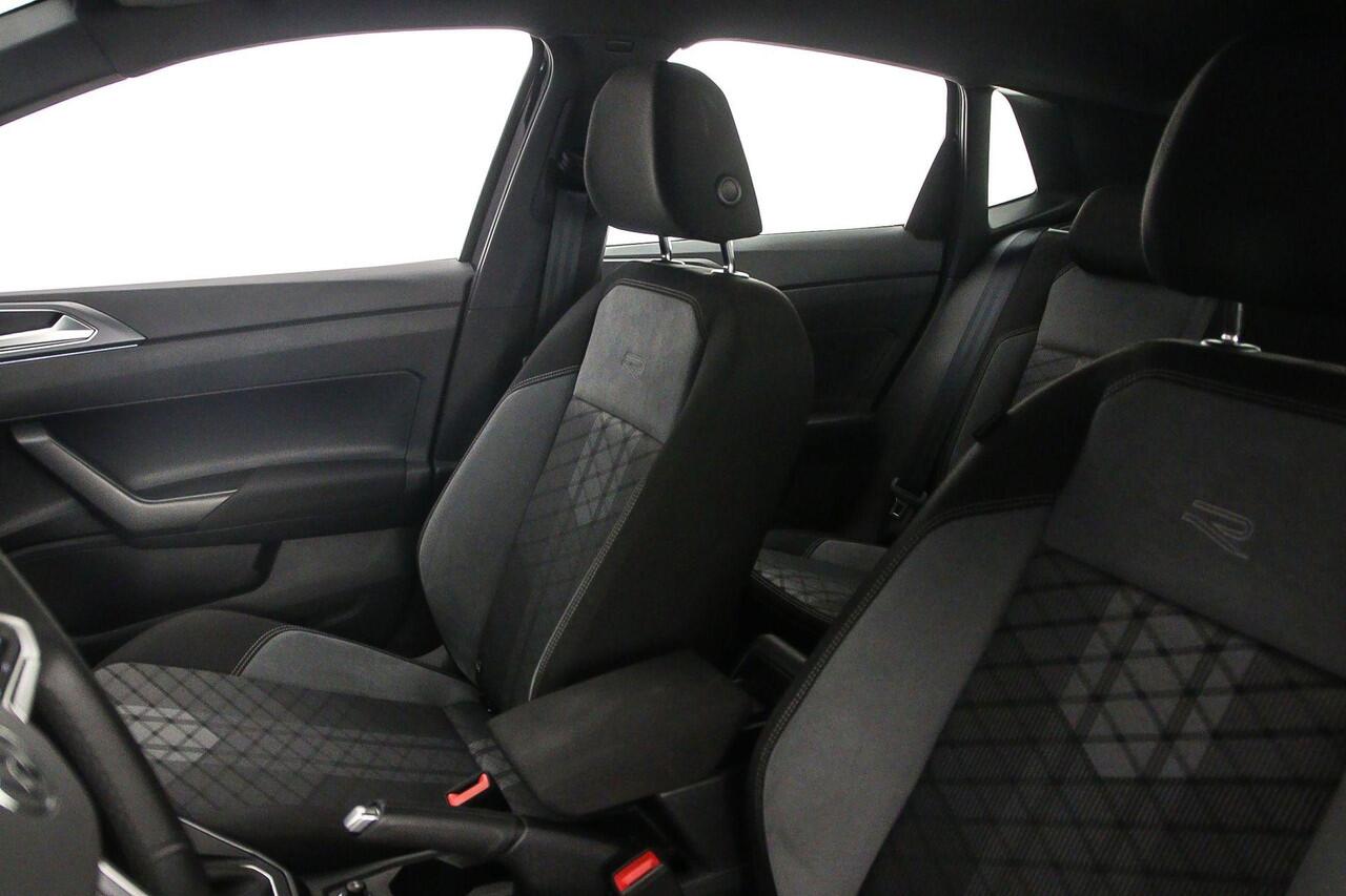 Volkswagen POLO R-Line 1.0 TSI 95pk DSG Automaat Adaptive cruise control, Achteruitrijcamera, LED matrix koplampen, Stoelverwarming, Parkeersensoren, App connect