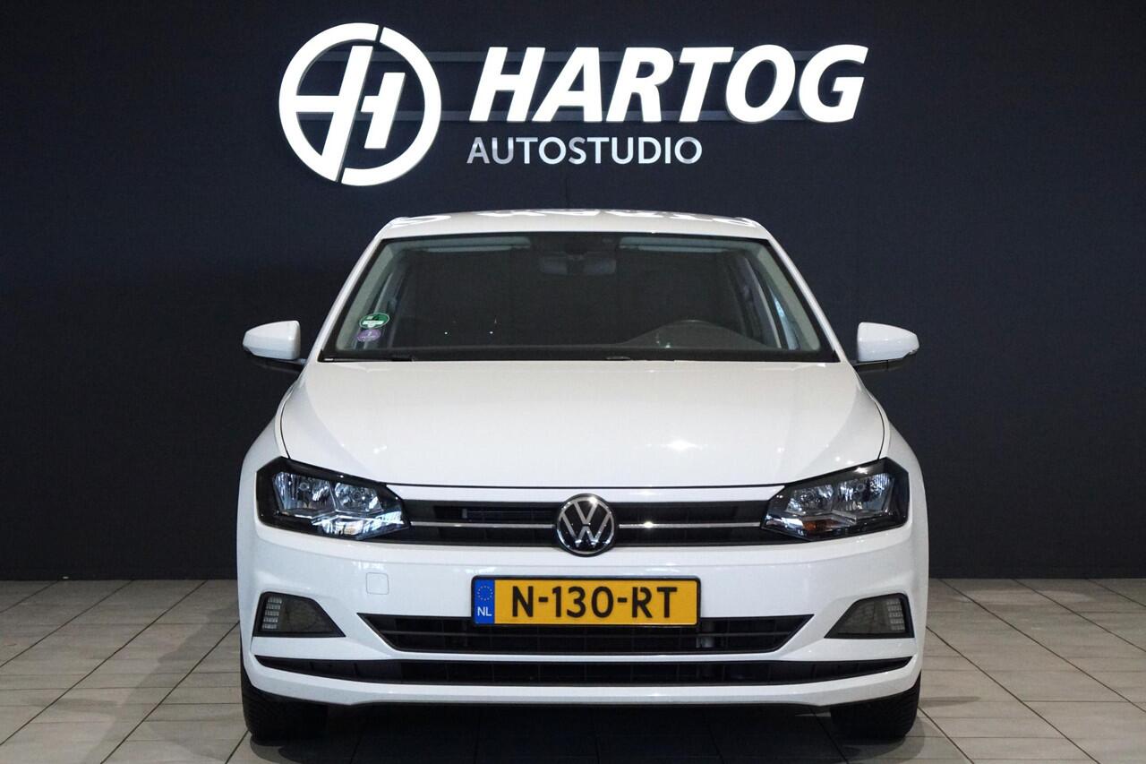 Volkswagen POLO 1.0 TSI Comfortline Automaat + STOELVERWARMING / TREKHAAK / APPLE CARPLAY