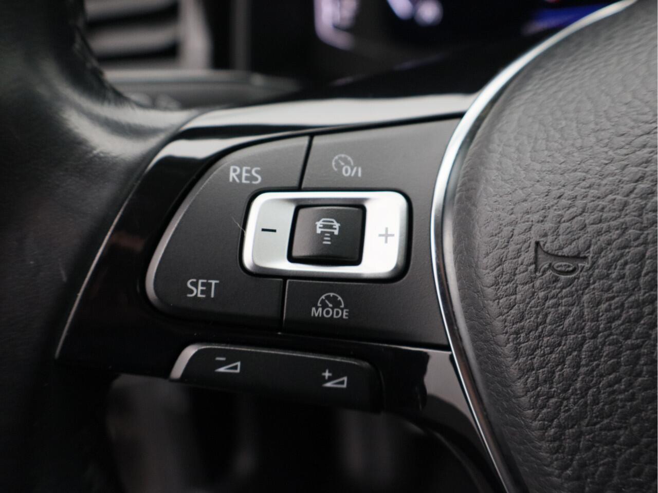 Volkswagen POLO 1.0 TSI Comfortline/ pdc voor en achter/ zeer mooi!