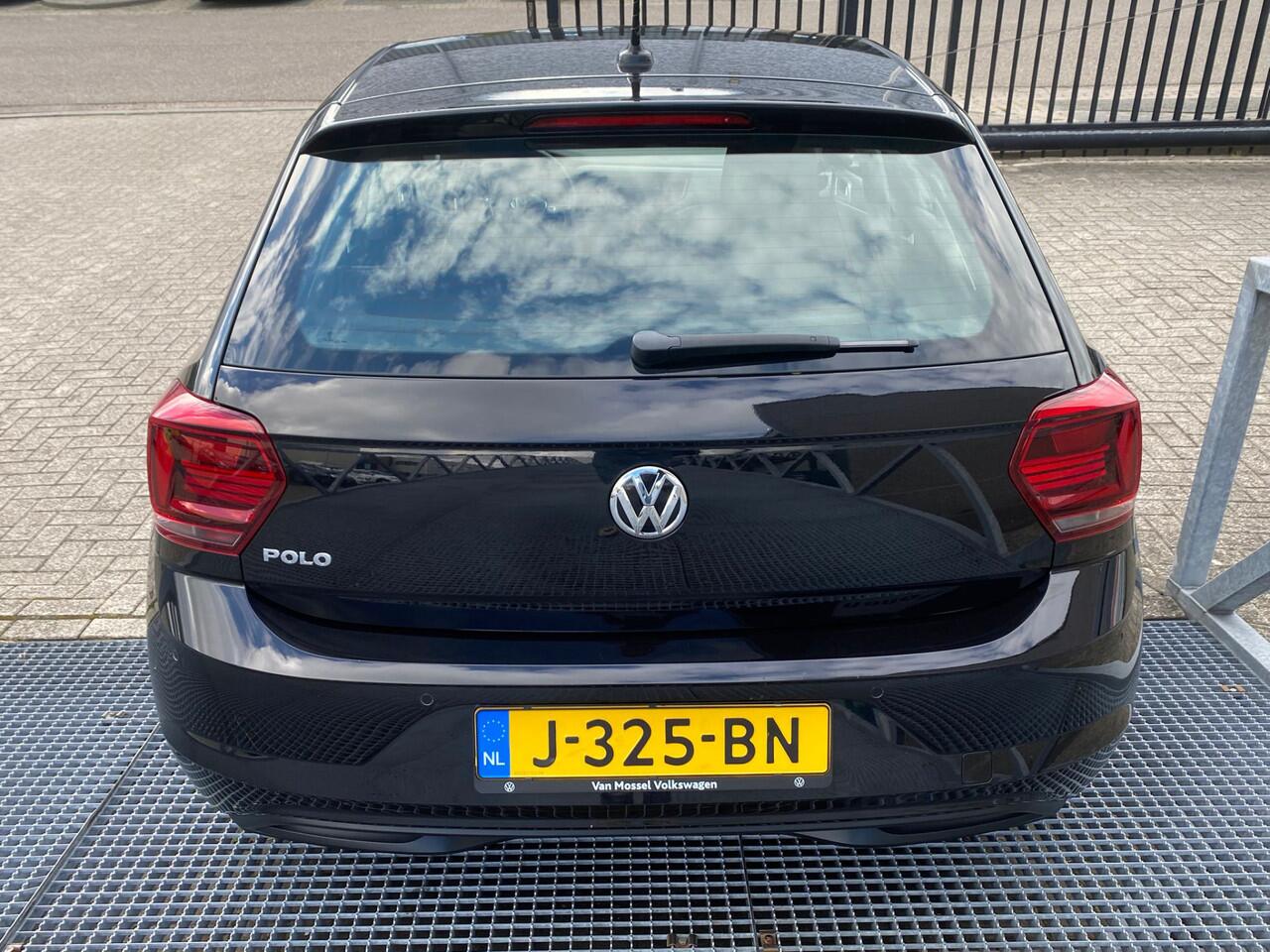 Volkswagen POLO 1.0 TSI Comfortline Orig.NL auto/Digital dashboard/Parkeersensoren rondom/Apple car play/Adaptive cruise control/Privacy glass