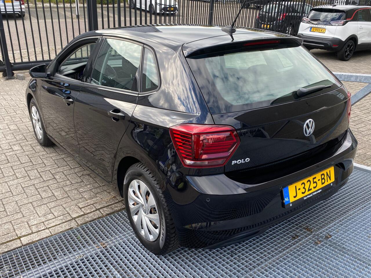 Volkswagen POLO 1.0 TSI Comfortline Orig.NL auto/Digital dashboard/Parkeersensoren rondom/Apple car play/Adaptive cruise control/Privacy glass