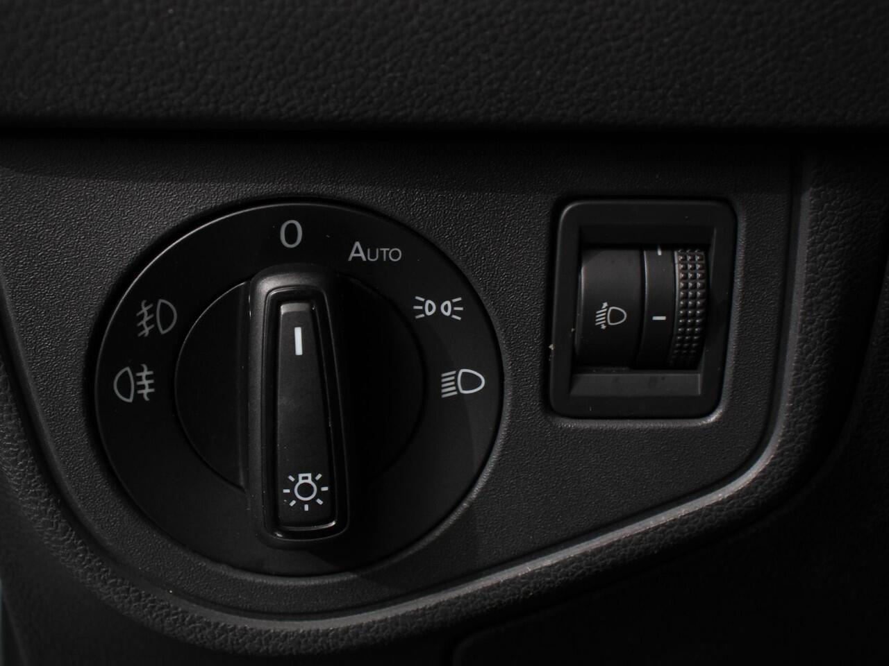 Volkswagen POLO 1.0 TSI 110pk Highline | Navigatie | Apple Carplay/Android Auto | Parkeersensoren | Adaptive cruise control | Stoelverwarming | Getinte ramen | Climatronic