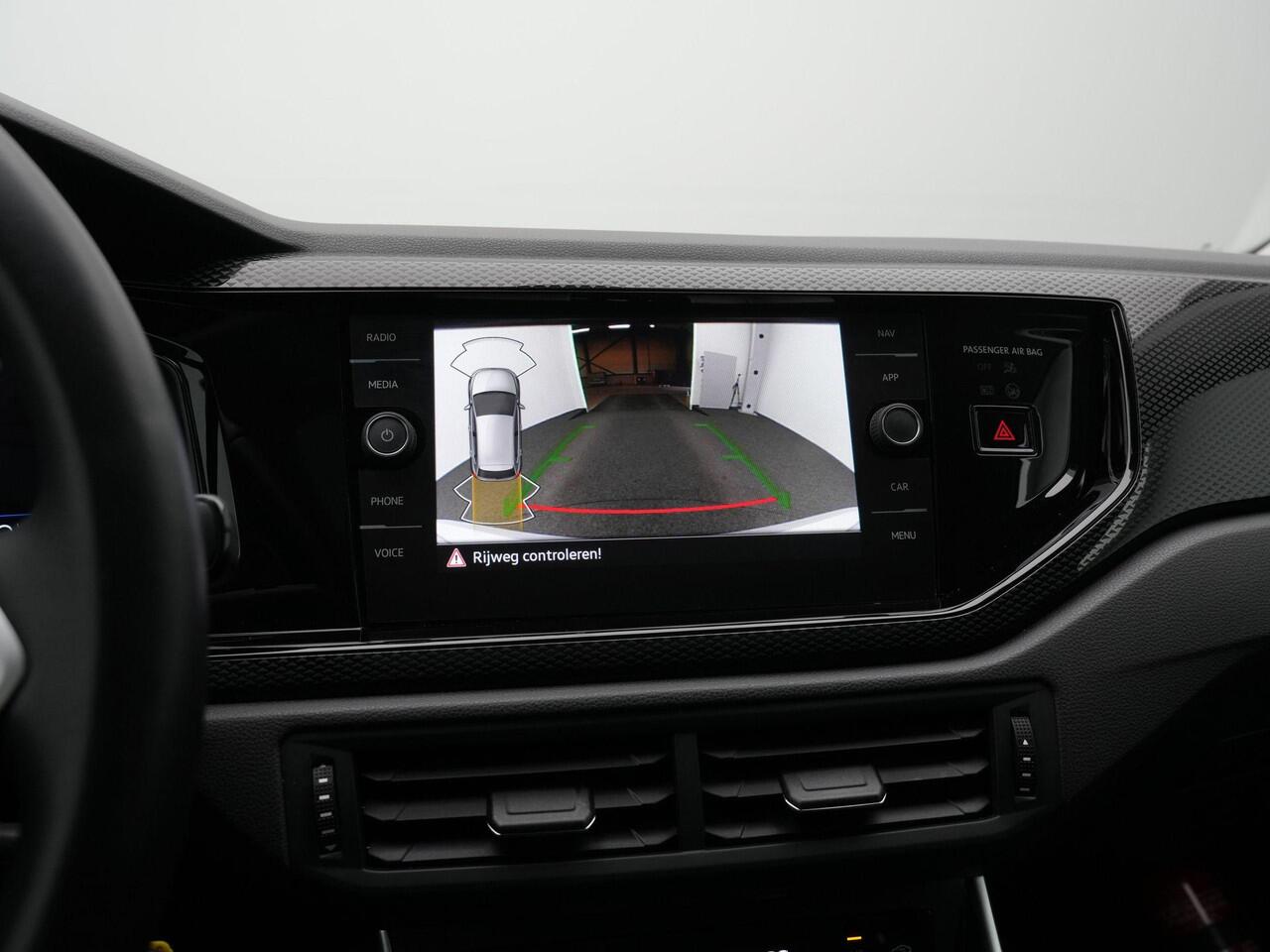 Volkswagen POLO 1.0 TSI 95 pk Life | Panoramadak | Achteruitrijcamera | Stoelverwarming | Navigatie