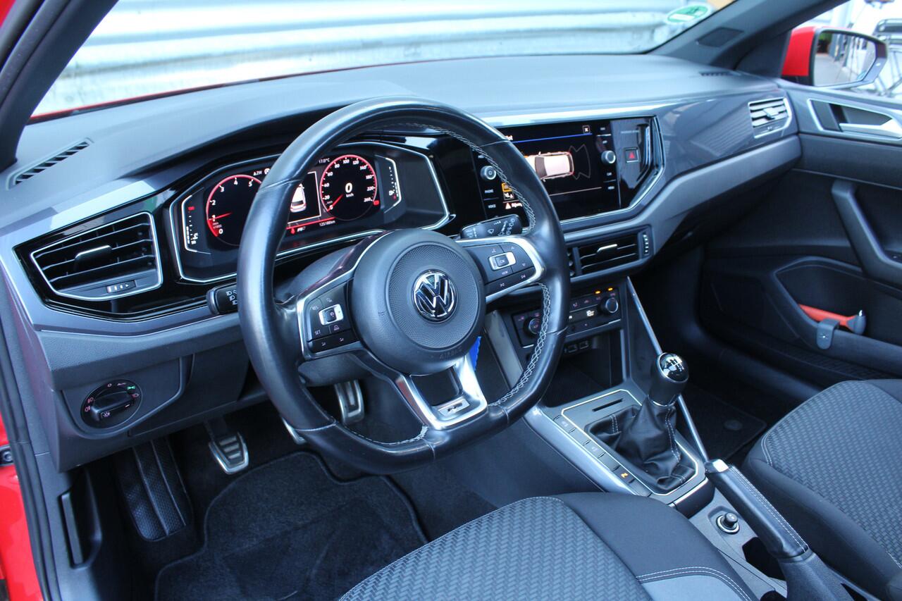 Volkswagen POLO 1.0 TSI 96pk R-Line NL-Auto NAP Panoramadak Clima Cruise Navi PDC Carplay Dig. Cockpit LED