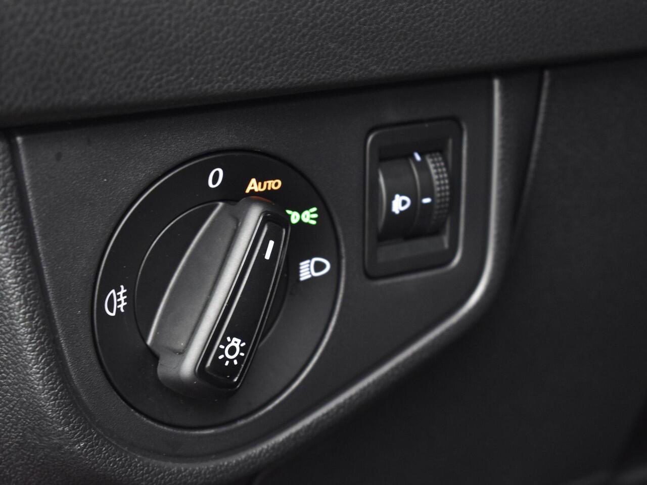 Volkswagen POLO 1.0 TSI 95pk Life · Apple/Android Car Play · P-Sensoren · Airco · DAB · ACC · 15'' Inch · Garantie t/m 13-02-2027 of 100.000km