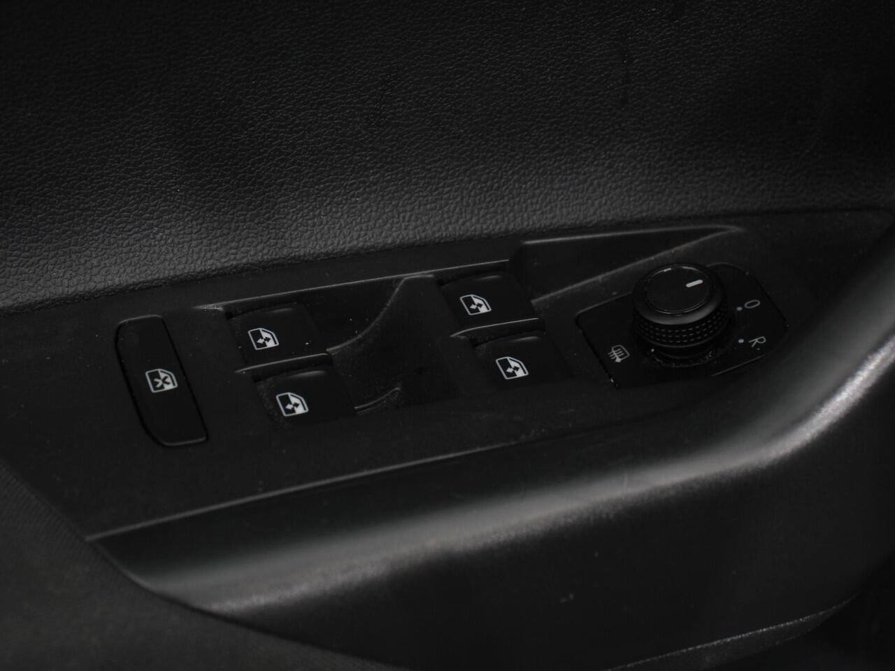 Volkswagen POLO 1.0 TSI DSG Comfortline | Navigatie | App Connect / Apple Carplay / Android Auto | Climate Control | Stoelverwarming | Extra Getint glas