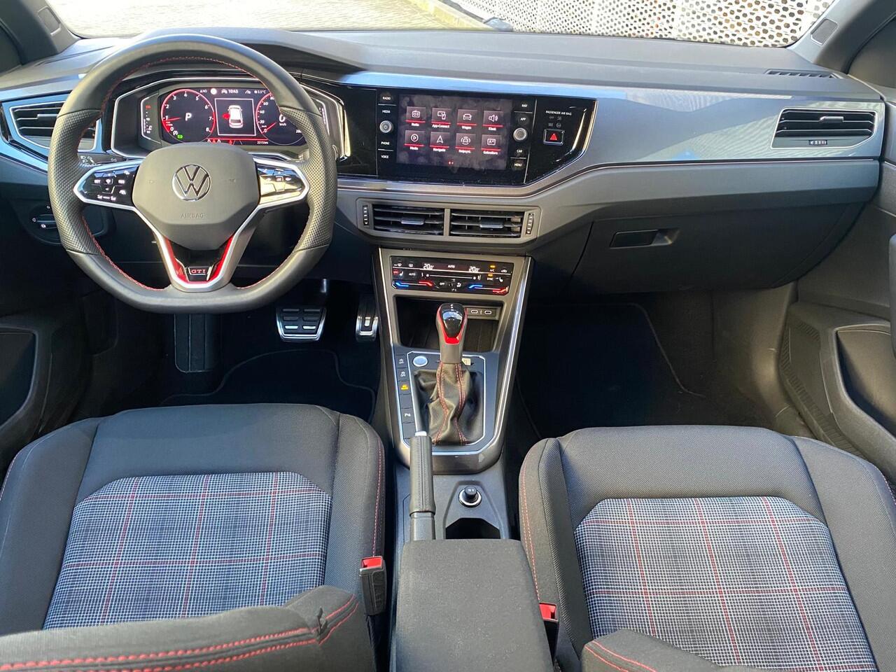 Volkswagen POLO 2.0 TSI GTI / IQ Led Koplampen / Achteruitrijcamera / Stoelverwarming / Navigatie / 17'' LMV / VW