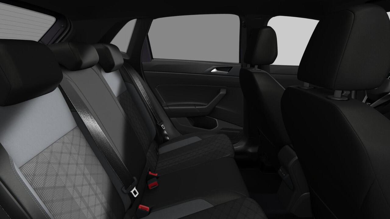 Volkswagen POLO 1.0 TSI 95 7DSG R-Line Edition Automaat | Verwarmbare voorstoelen | Diefstalalarm | Zijruiten achter en achterruit getint, 65% lichtabsorberend | Airconditioning automatisch (Climatronic), 2-zone