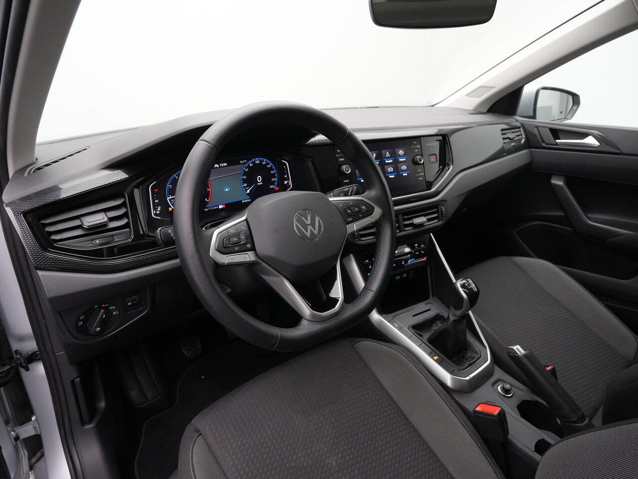 Volkswagen POLO 1.0 TSI 95 pk Life | Panoramadak | Achteruitrijcamera | Stoelverwarming | Navigatie