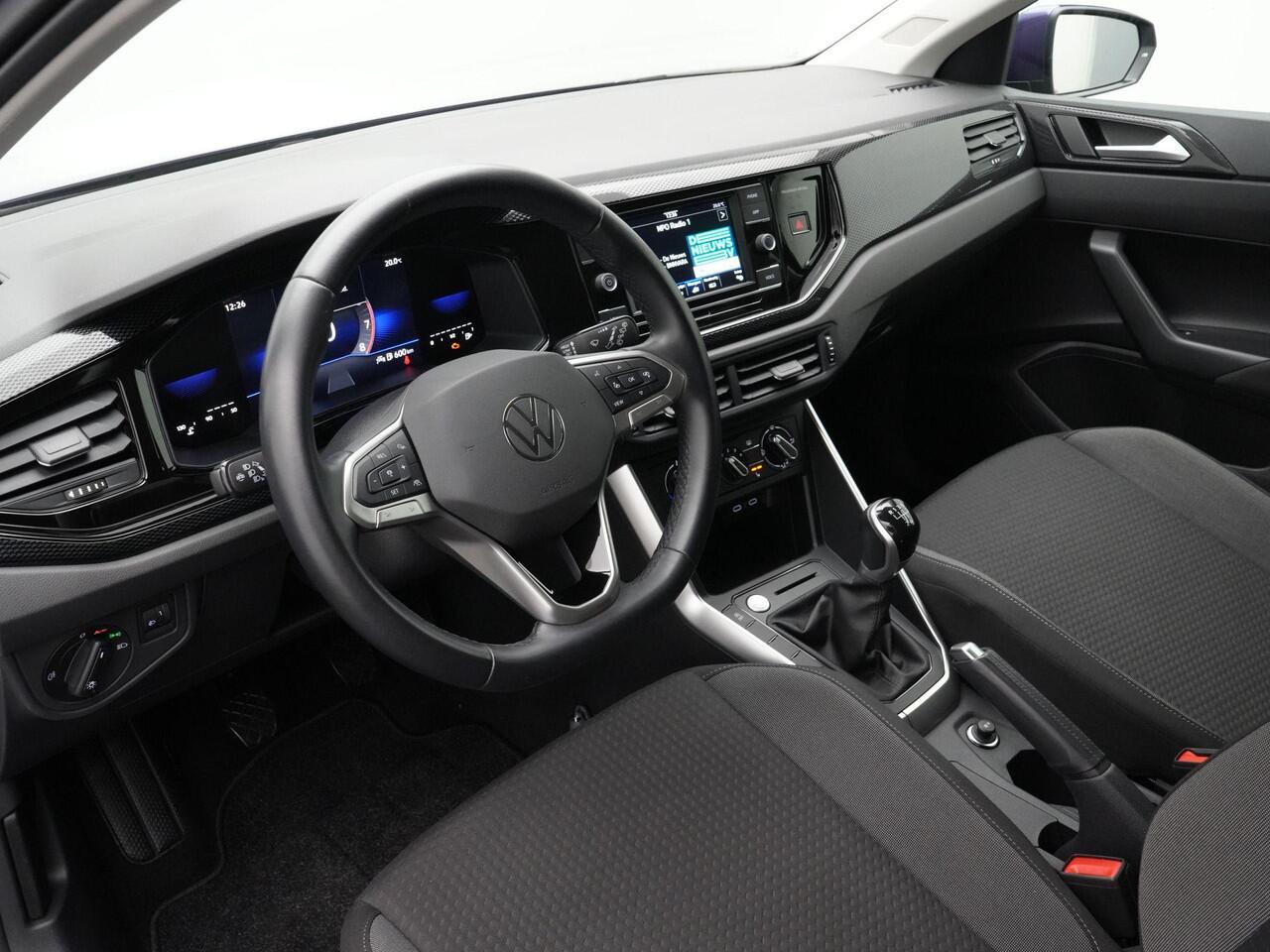 Volkswagen POLO 1.0 TSI 95 pk Life | Achteruitrijcamera | LED koplampen | Stoelverwarming | Adaptive Cruise Control | 16 inch | Carplay