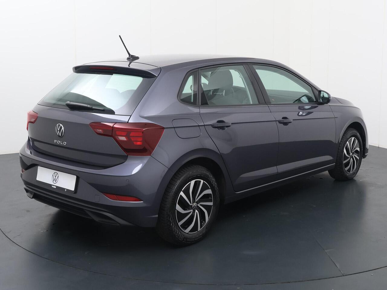 Volkswagen POLO 1.0 TSI Life | 95 PK | Navigatiesysteem | Parkeersensoren | Led verlichting |