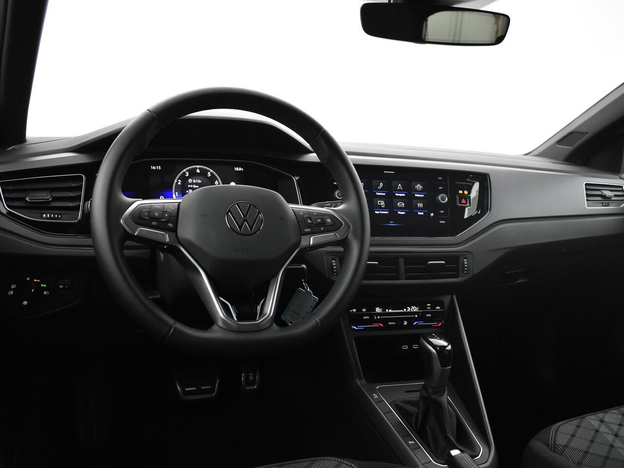 Volkswagen POLO 1.0 Tsi 95pk DSG R-Line · Apple/Android Car Play · Camera · ACC · Climatronic · Getint Glas · 16'' Inch · Garantie t/m 17-11-2028 of 100.000km