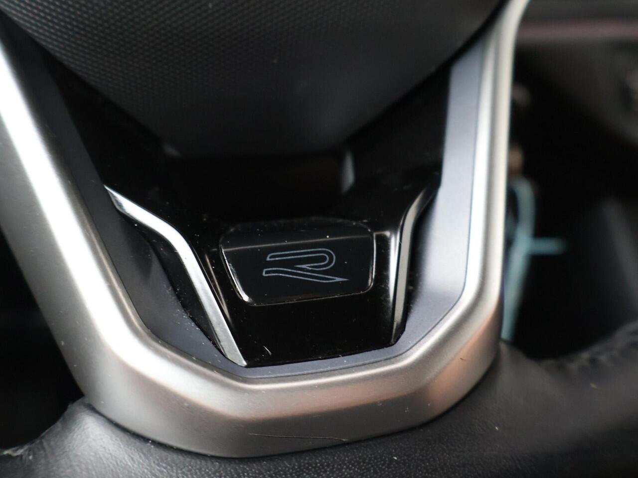 Volkswagen POLO 1.0 TSI R-Line | 95 PK | Automaat | Achteruitrij camera | Adaptive Cruisecontrol | Digitaal cockpit