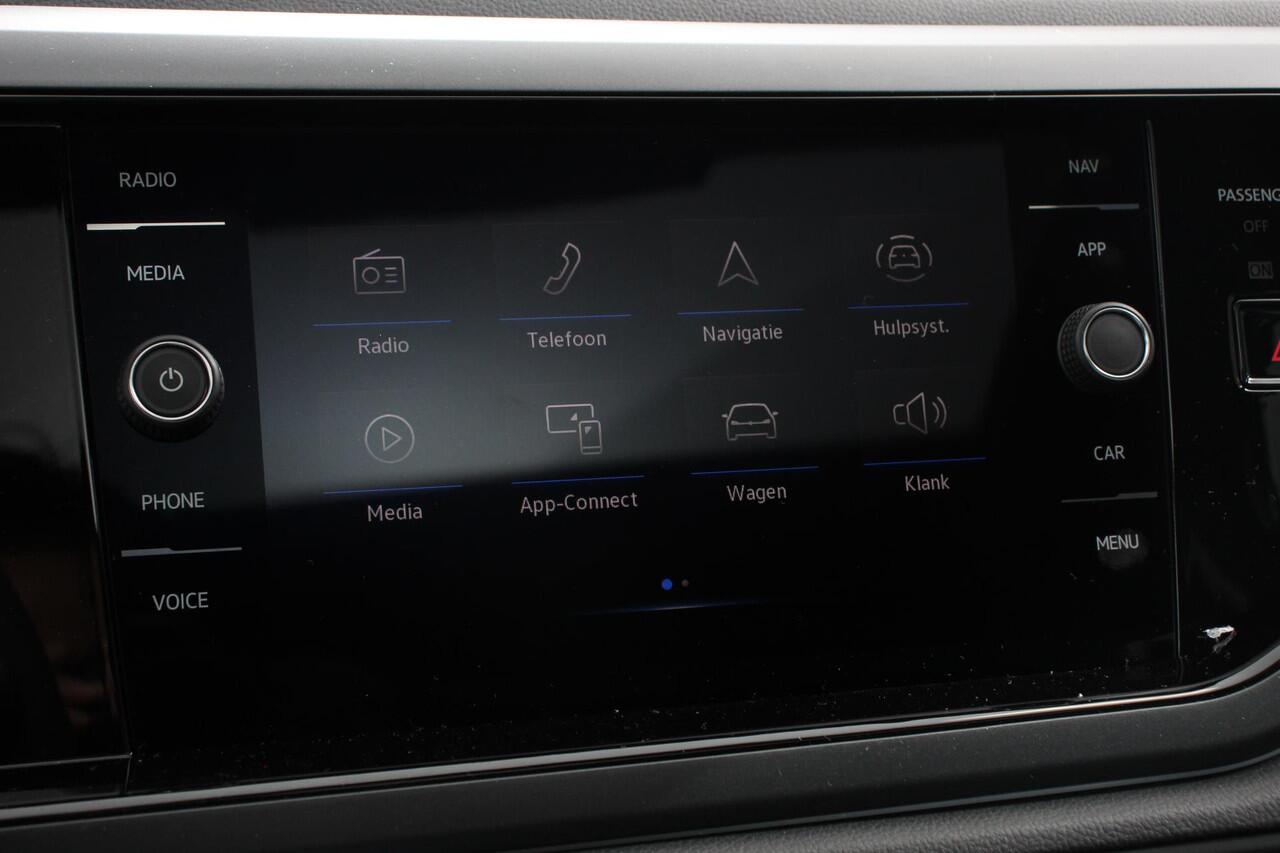 Volkswagen POLO 1.0 TSI DSG R-Line Panorama dak Camera 17" Lichtmetalen Velgen Navigatie Apple Carplay / Android Auto Climate Control