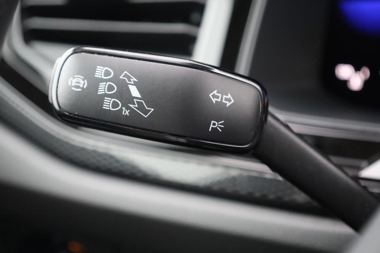 Volkswagen POLO 1.0 TSI Life 70KW-95-PK DSG, Navigatie, parkeersensoren voor en achter, LMV 16 inch, App connect, Led koplampen, Lane assist, DAB, Multimedia pakket, Automatische airco