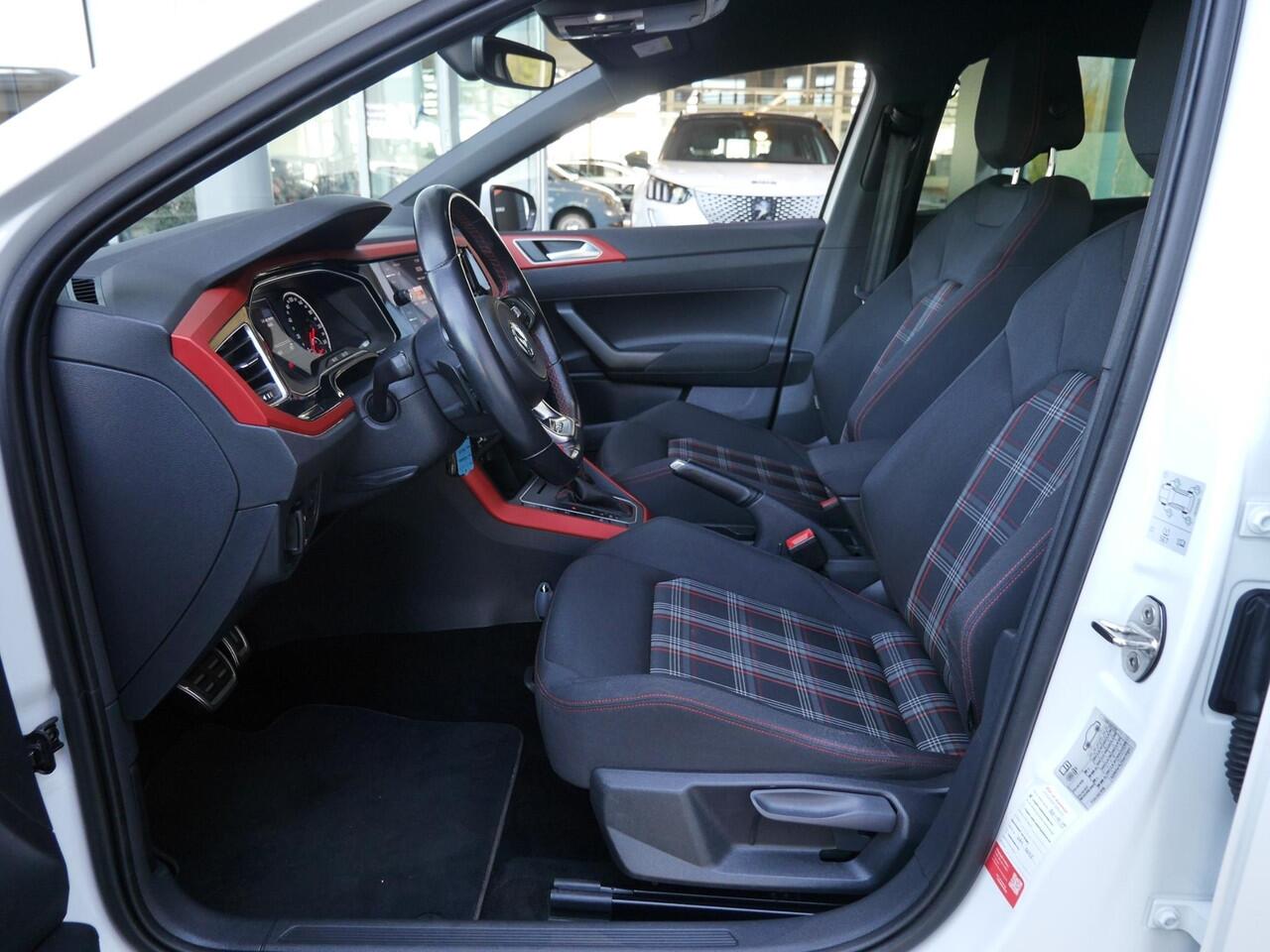 Volkswagen POLO 2.0 TSI GTI | 200PK | DSG | Achteruitrijcamera | ACC | Parkeersensoren V+A | Lichtmetalen velgen | Android auto / Apple carplay