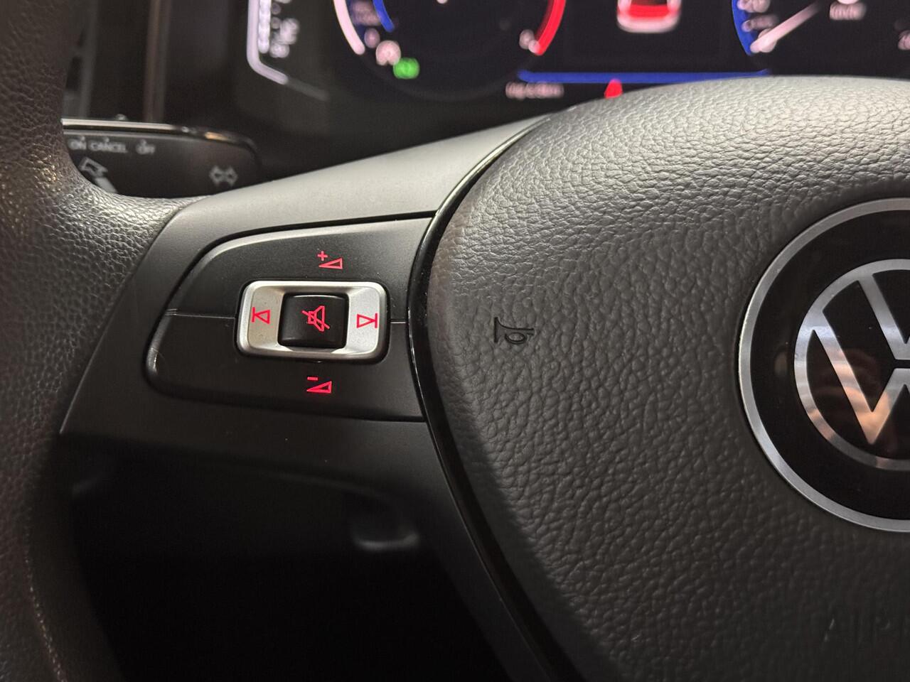 Volkswagen POLO 1.0 TSI Comfortline Automaat Navi Stoelverwarming Parkeersensoren All seasons 5d Dealeronderhouden